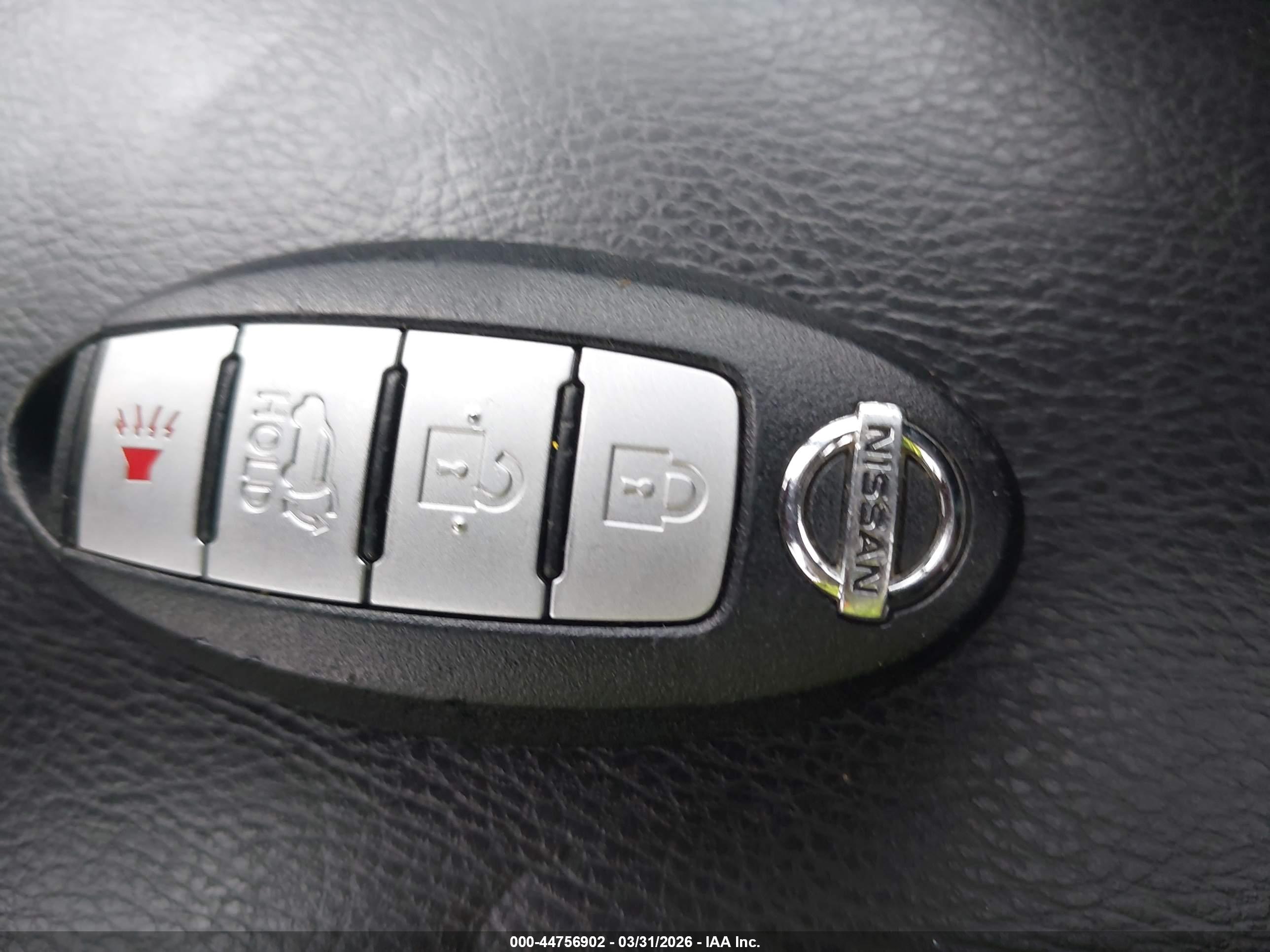 NISSAN ROGUE image 11