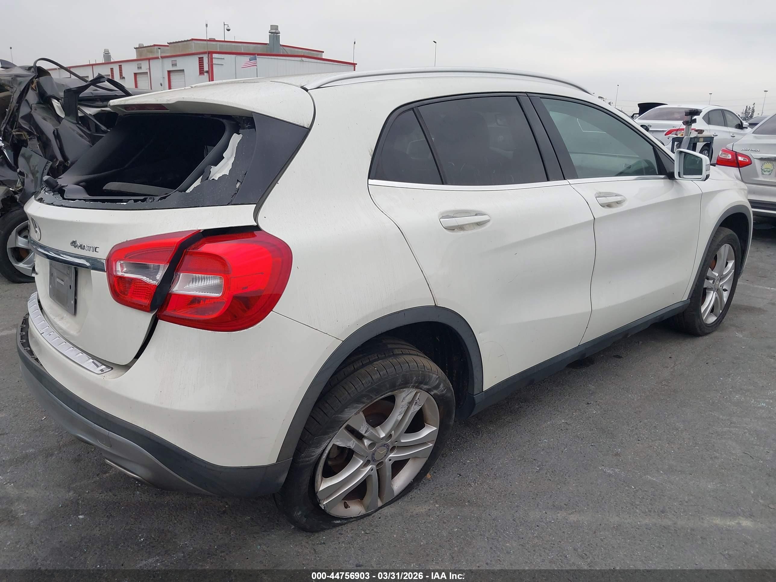 MERCEDES-BENZ GLA image 4