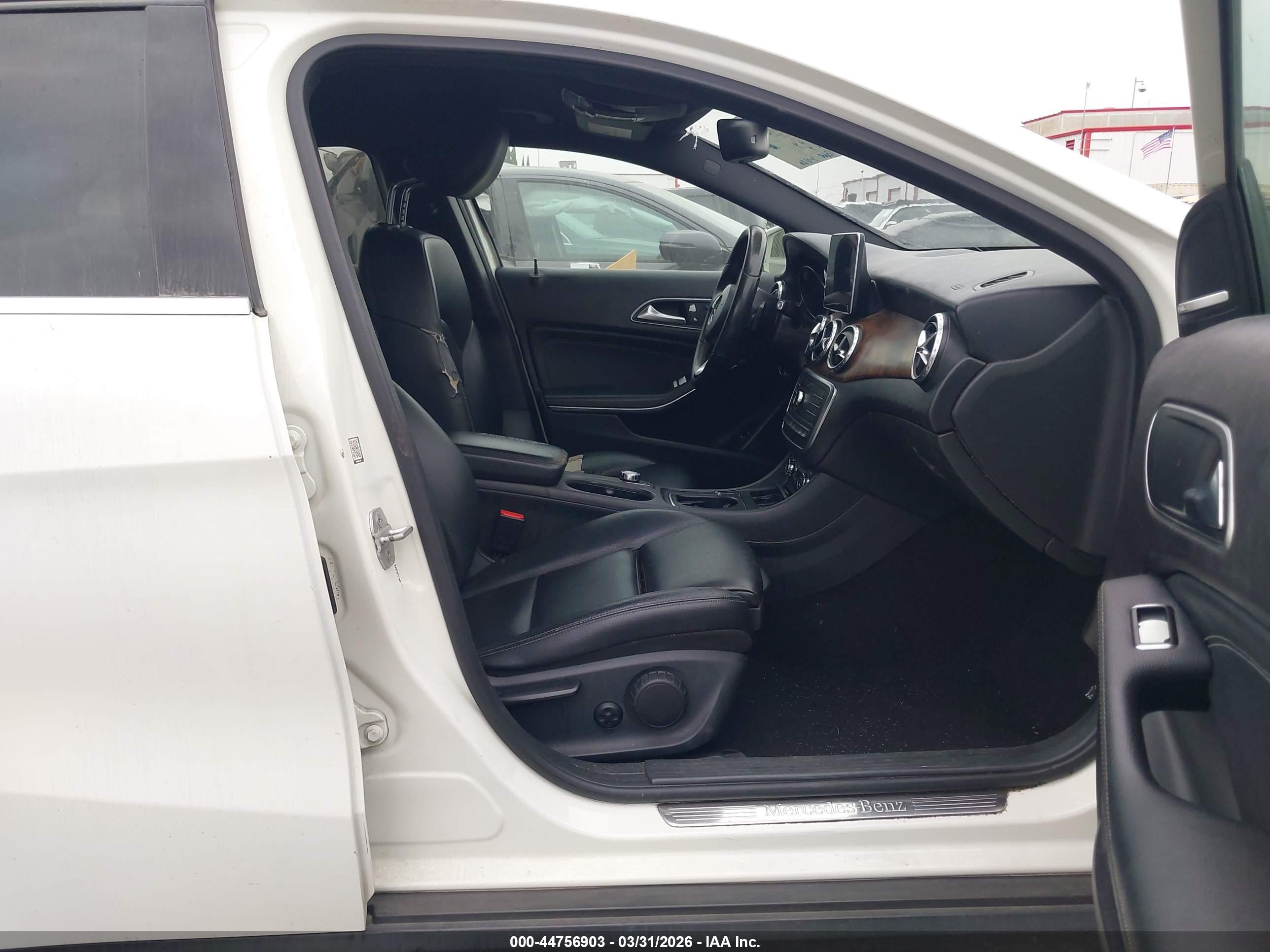 MERCEDES-BENZ GLA image 5