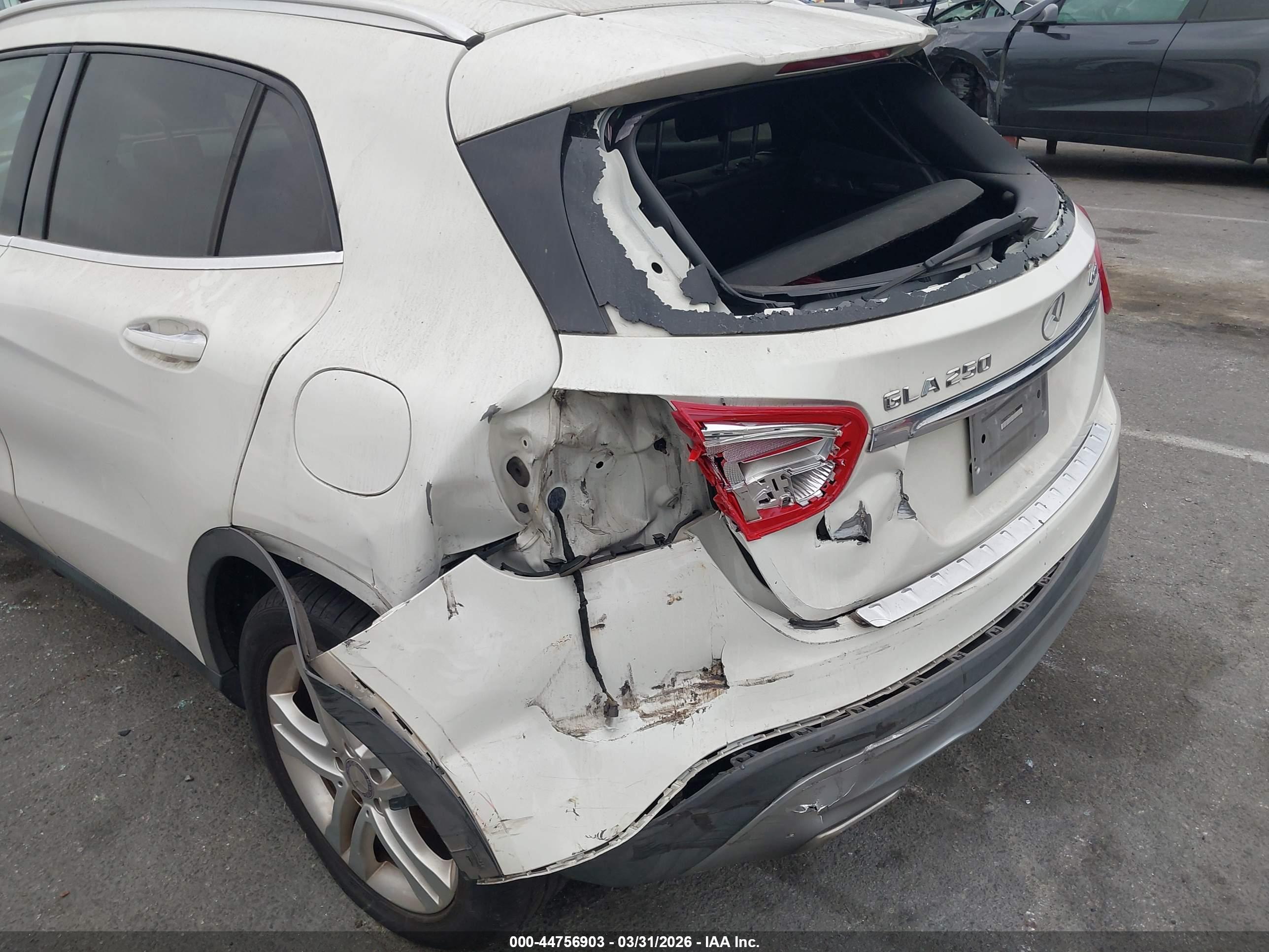 MERCEDES-BENZ GLA image 6
