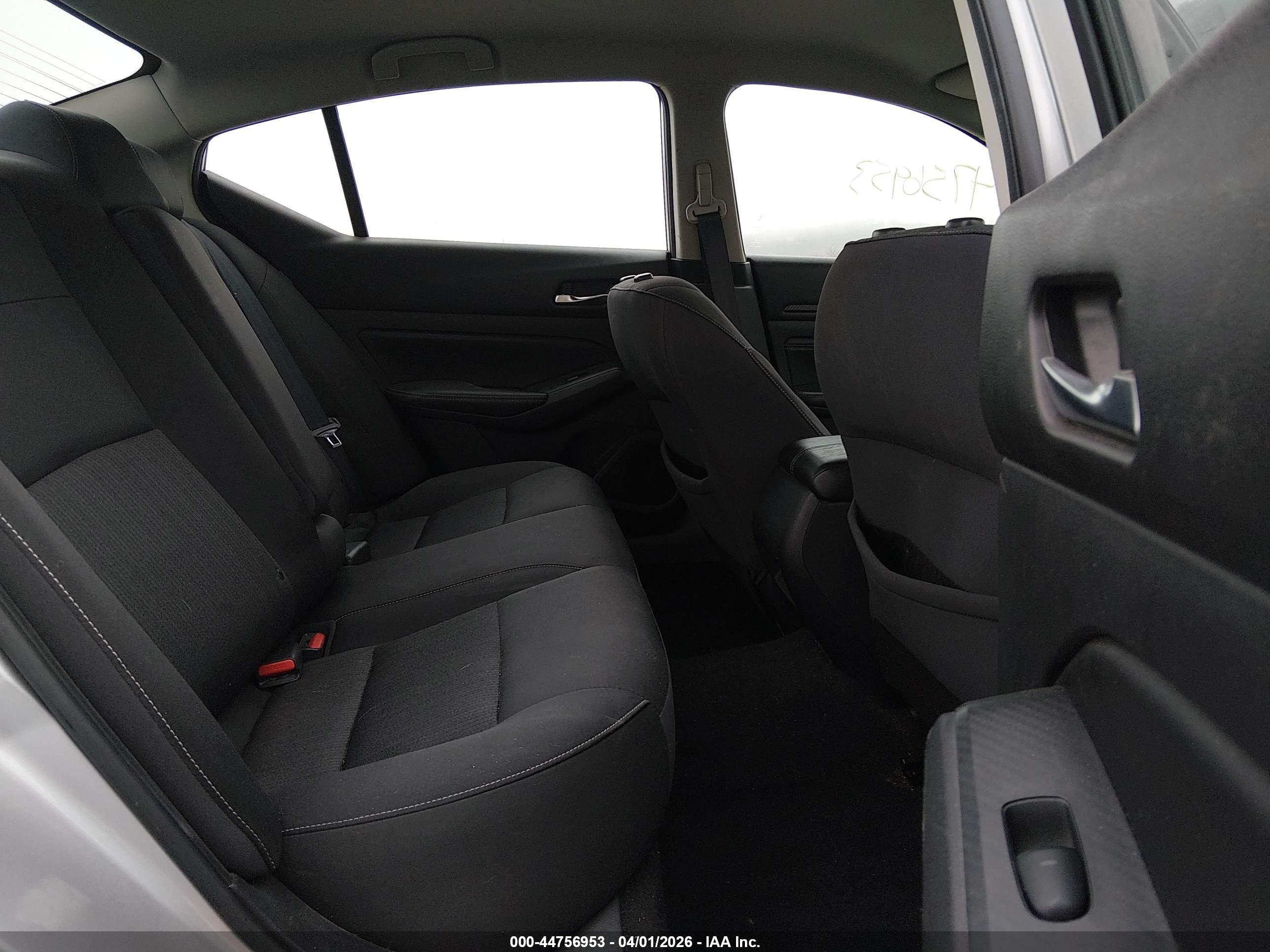 NISSAN ALTIMA image 8