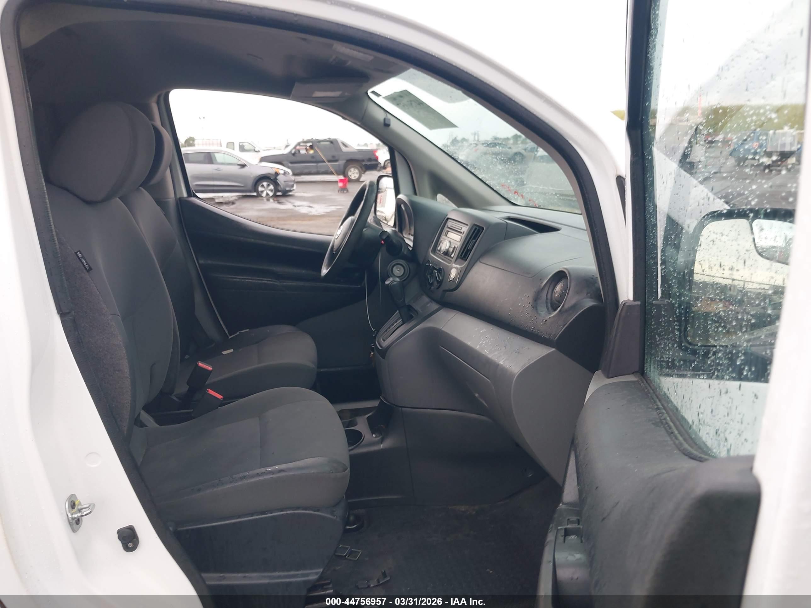 NISSAN NV200 image 5