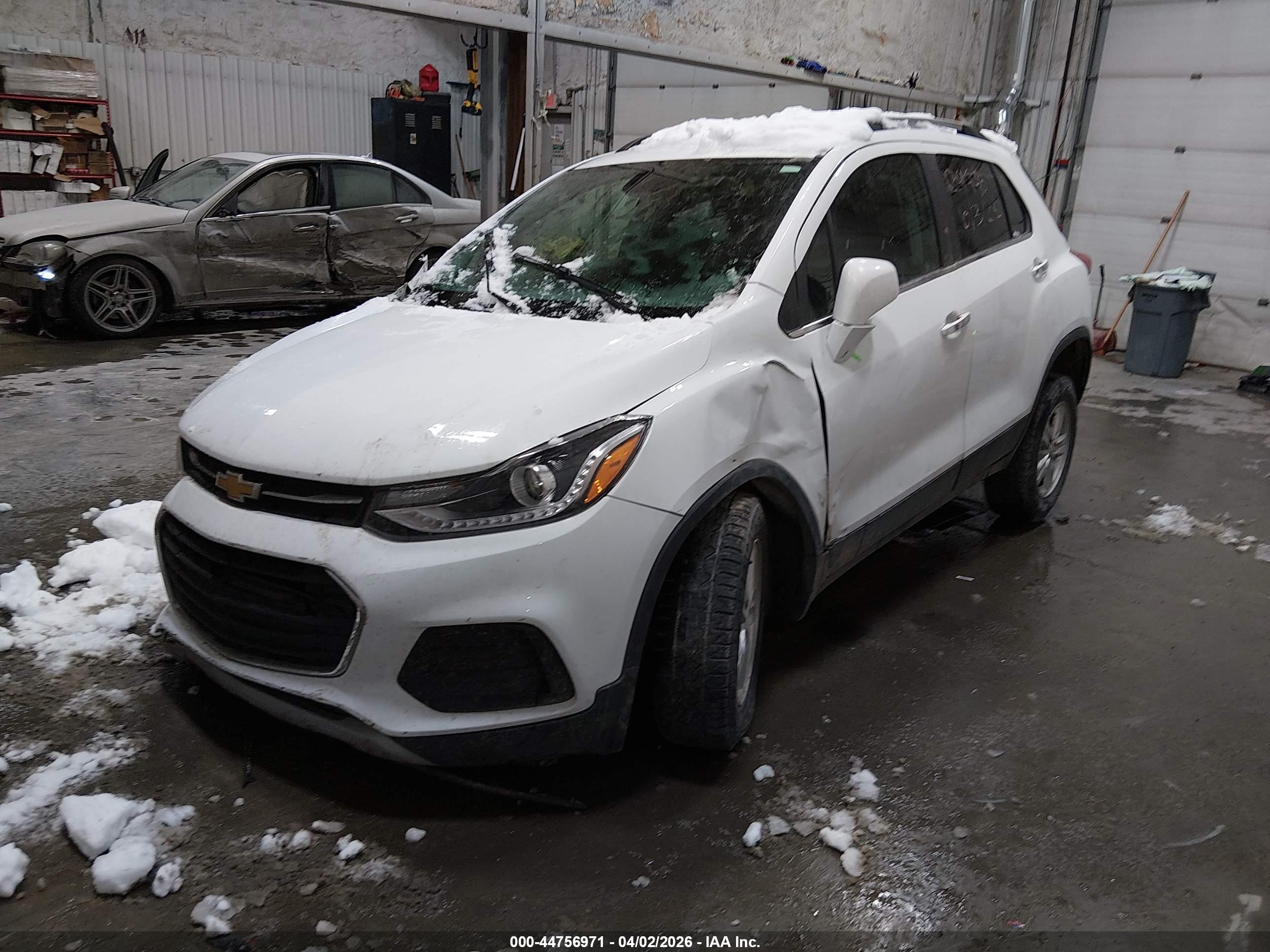 CHEVROLET TRAX image 2