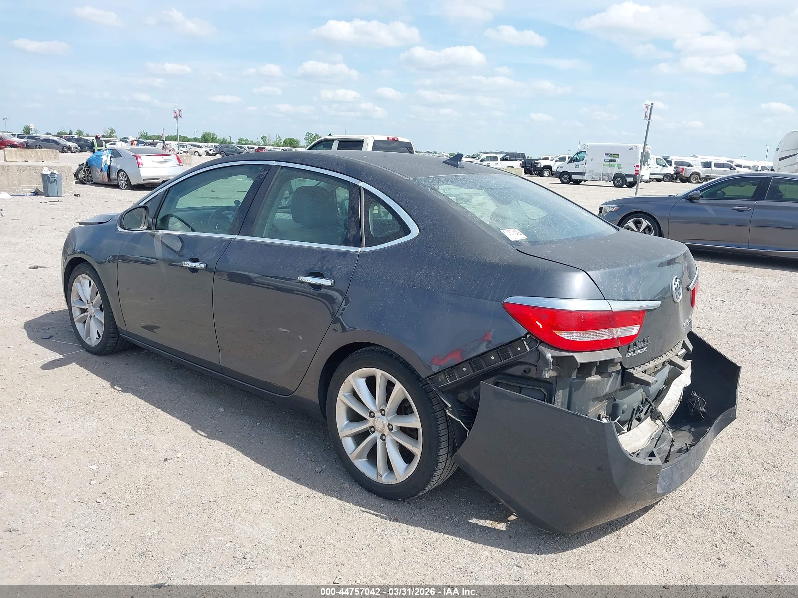 BUICK VERANO image 3