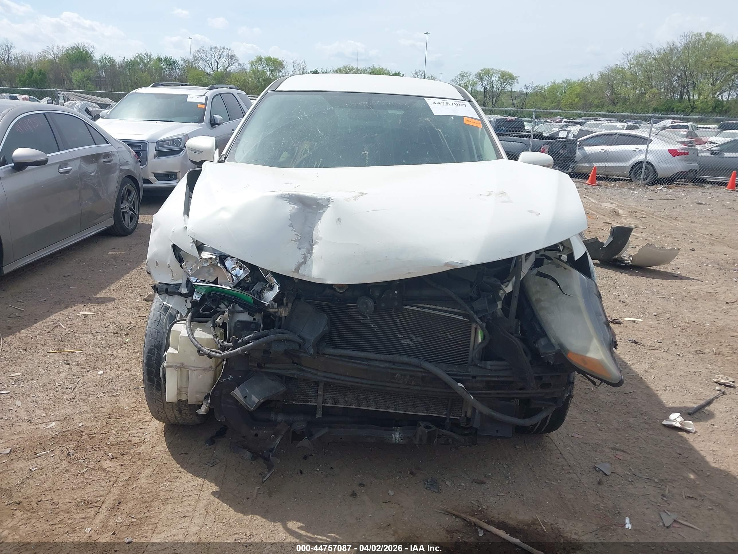 NISSAN ROGUE image 6