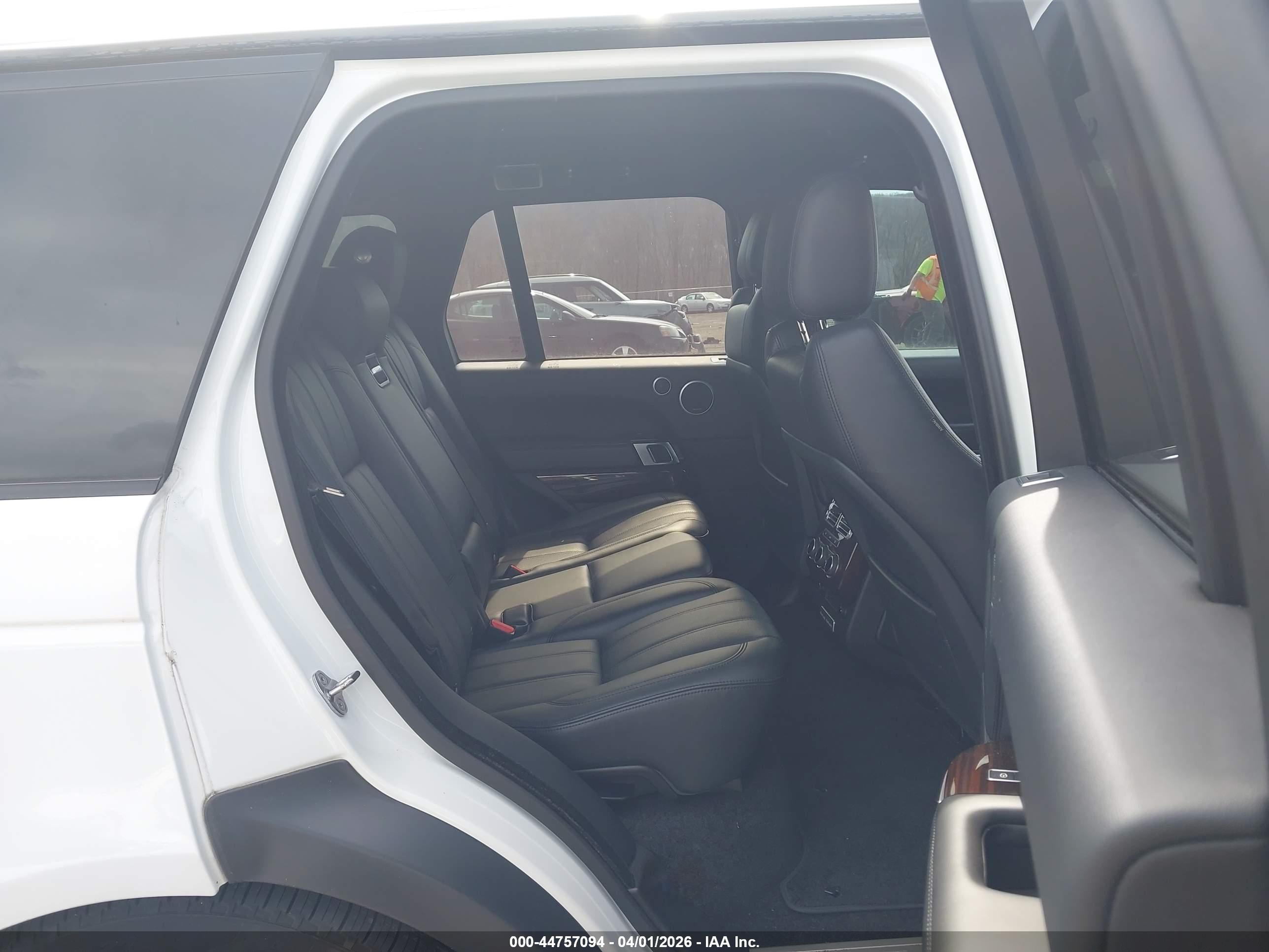 LAND ROVER image 8