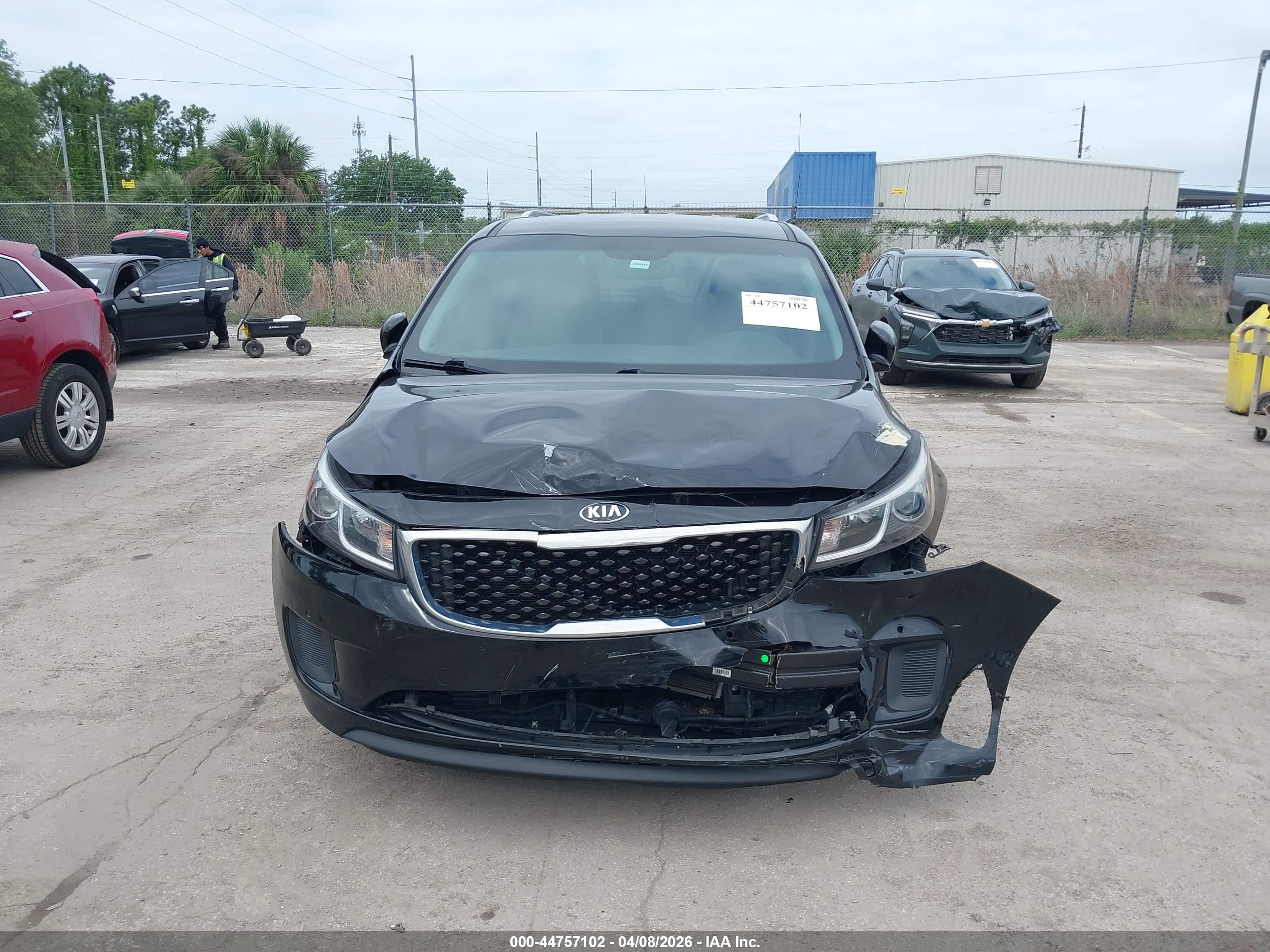 KIA SEDONA image 6