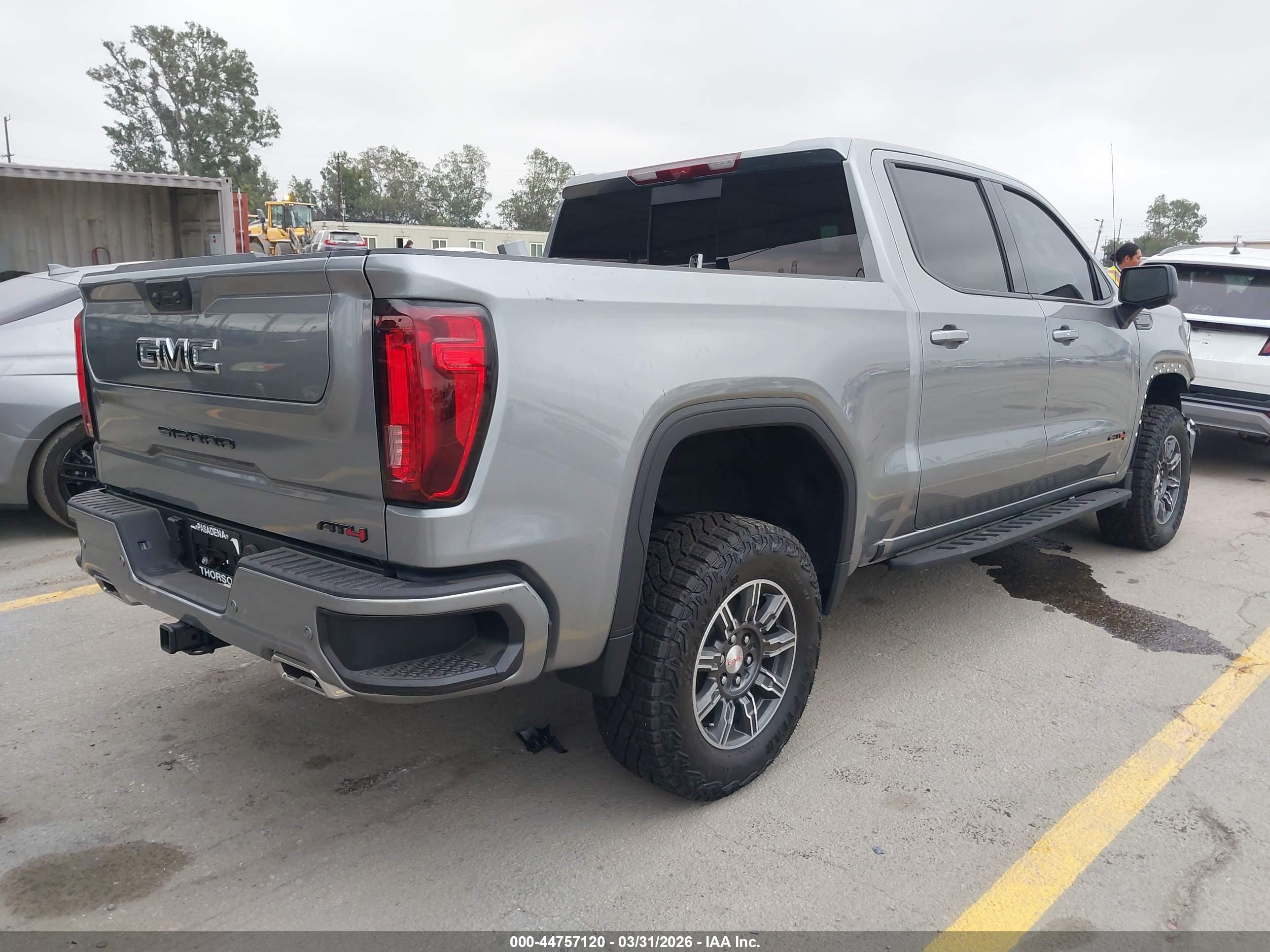 GMC SIERRA image 4