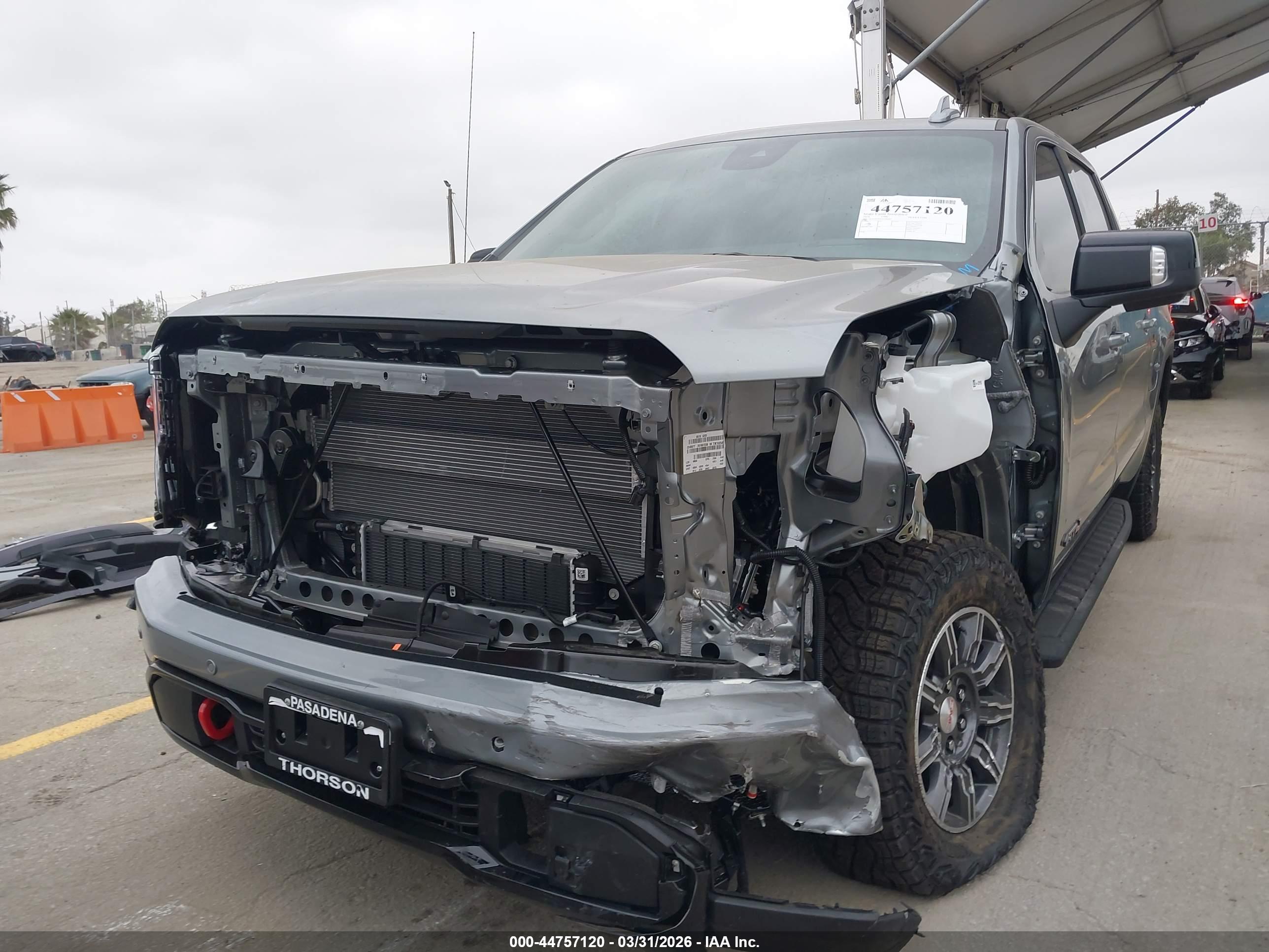 GMC SIERRA image 6