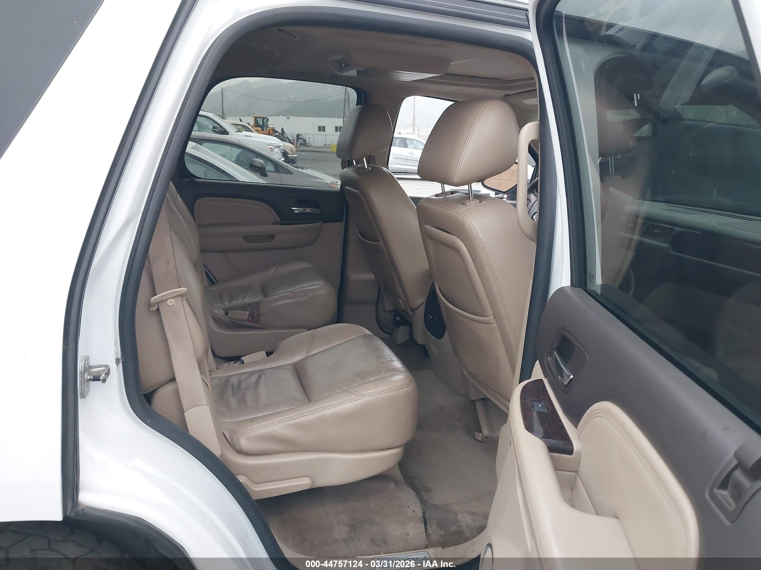 GMC YUKON image 8
