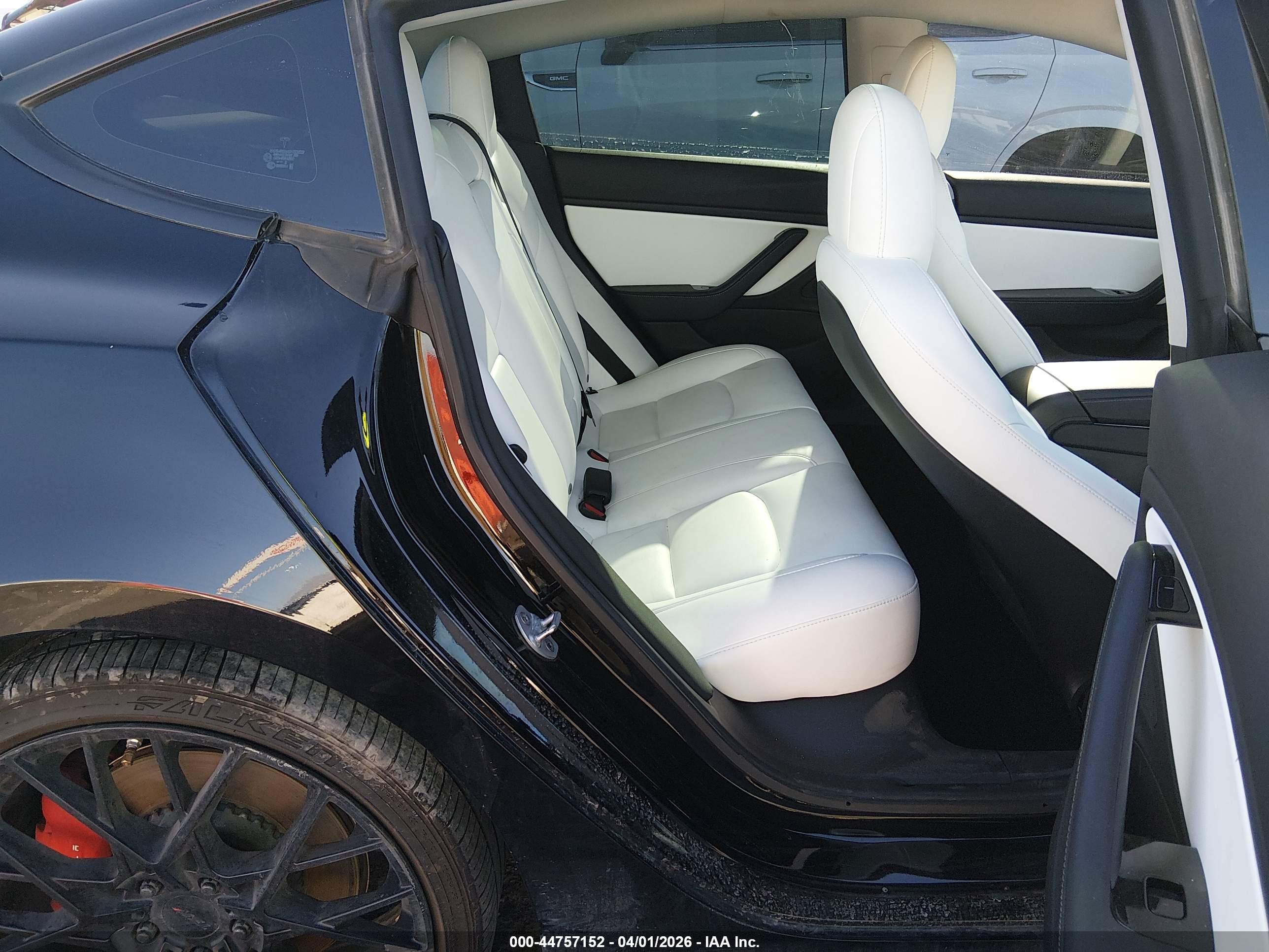 TESLA MODEL image 8