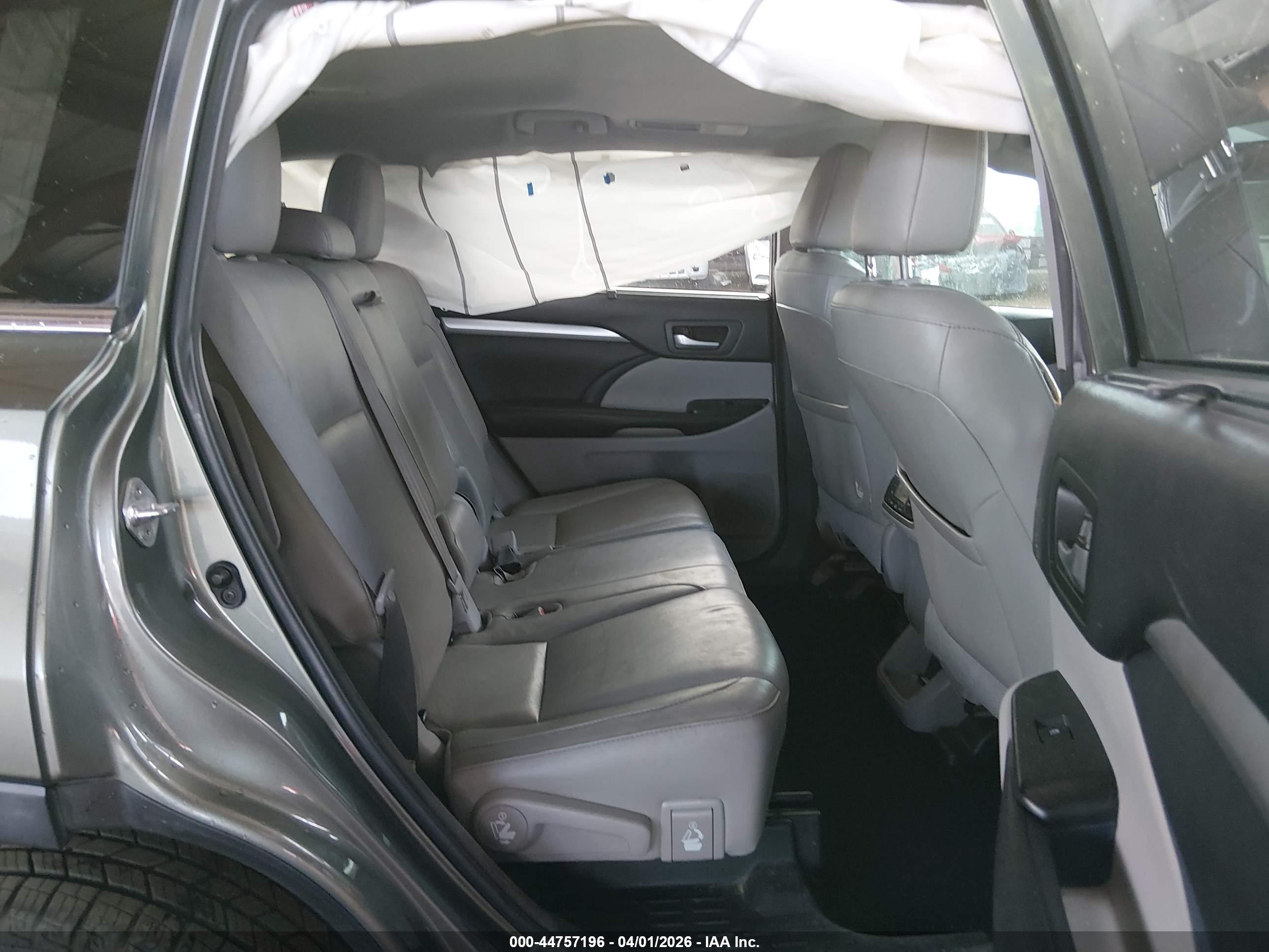 TOYOTA HIGHLANDER image 8