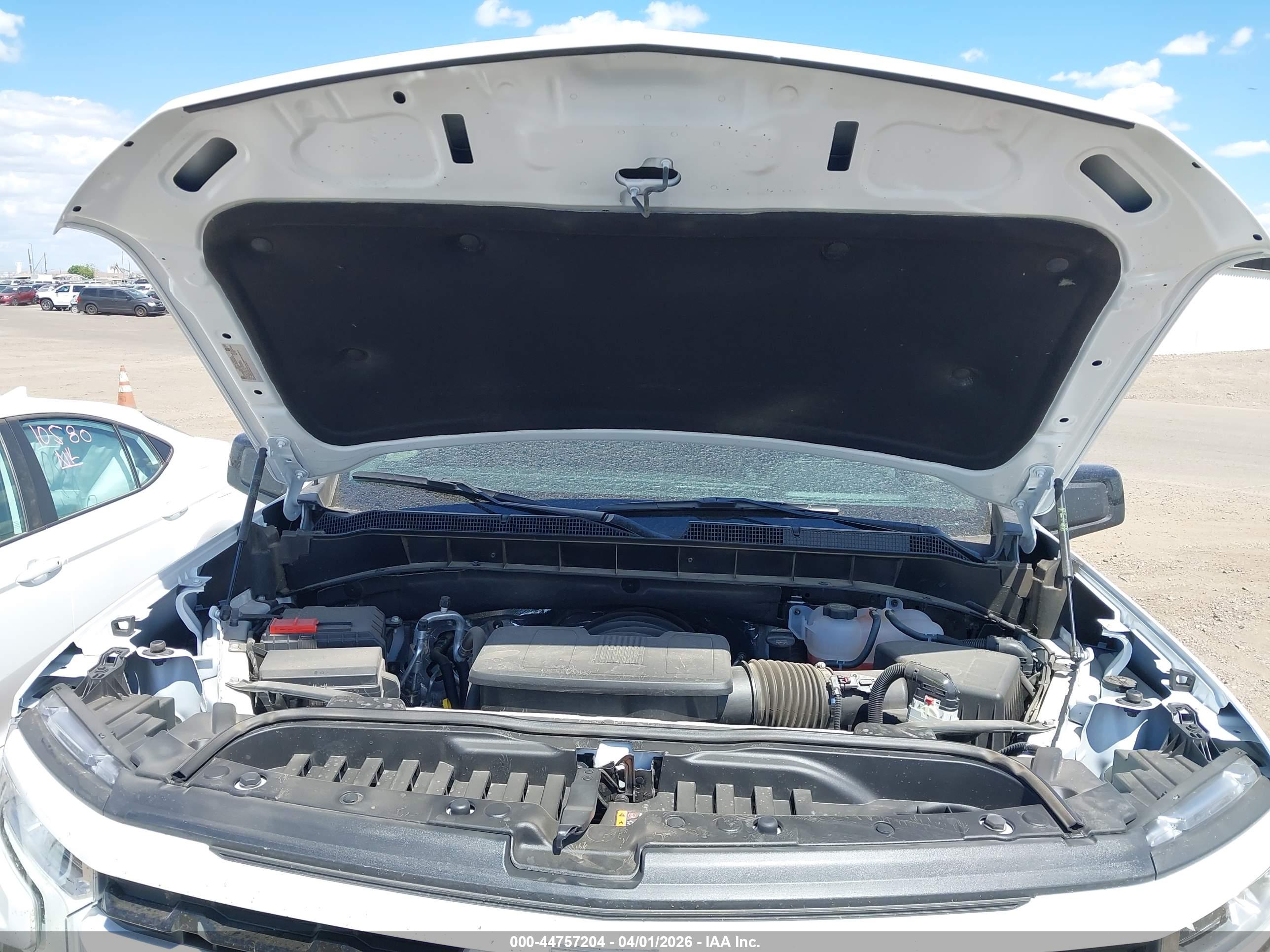CHEVROLET SILVERADO image 10