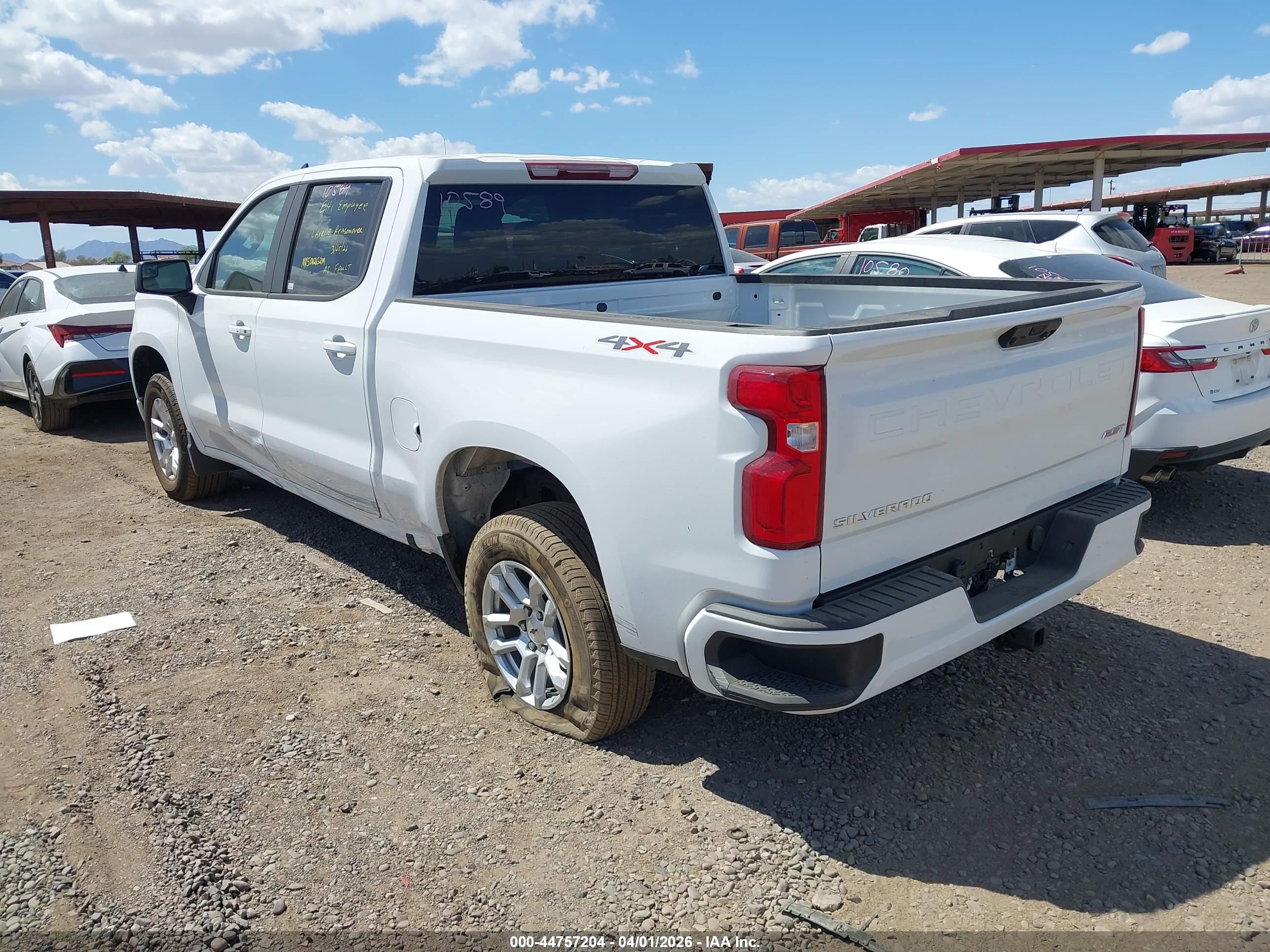 CHEVROLET SILVERADO image 3