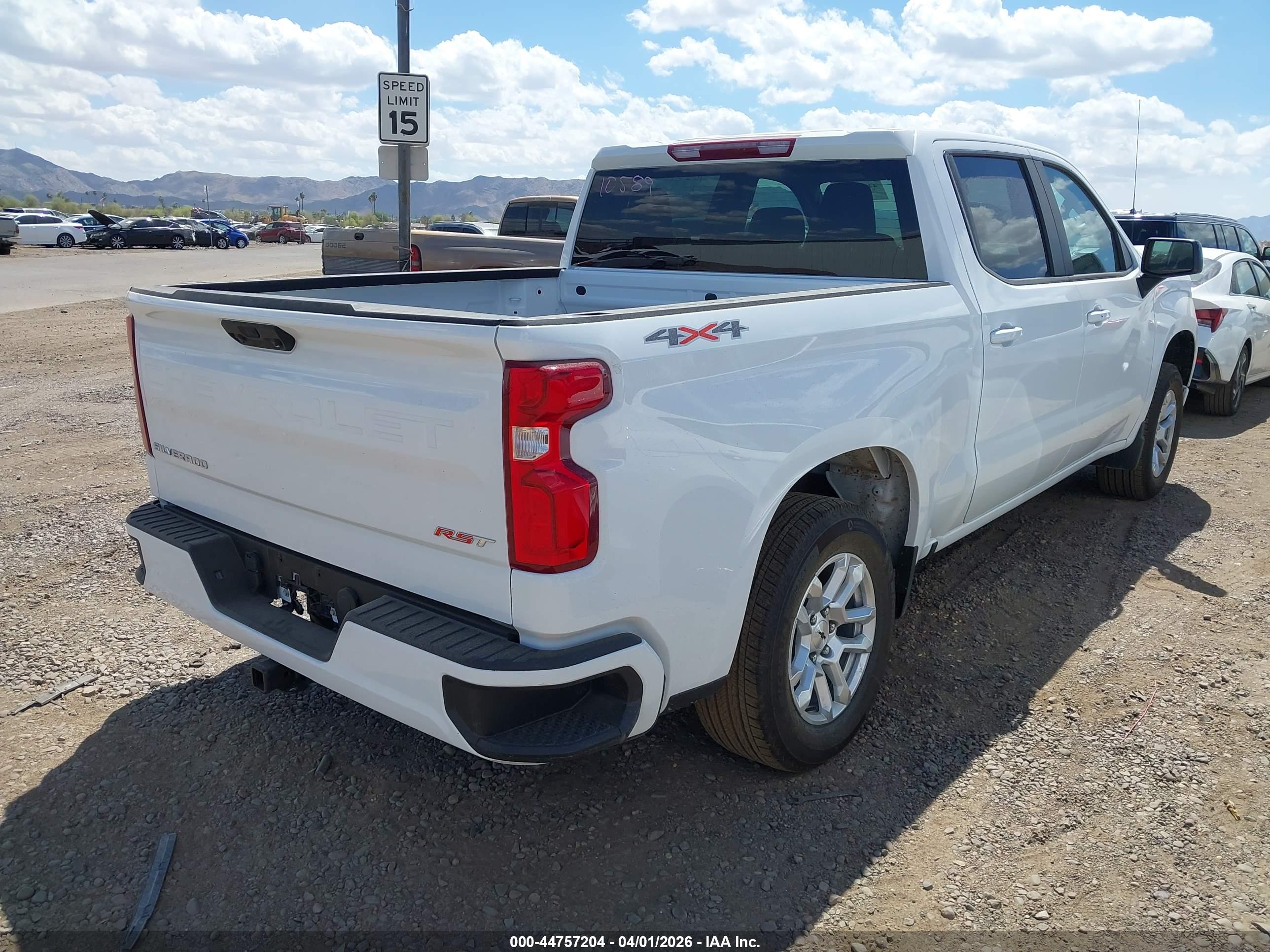 CHEVROLET SILVERADO image 4