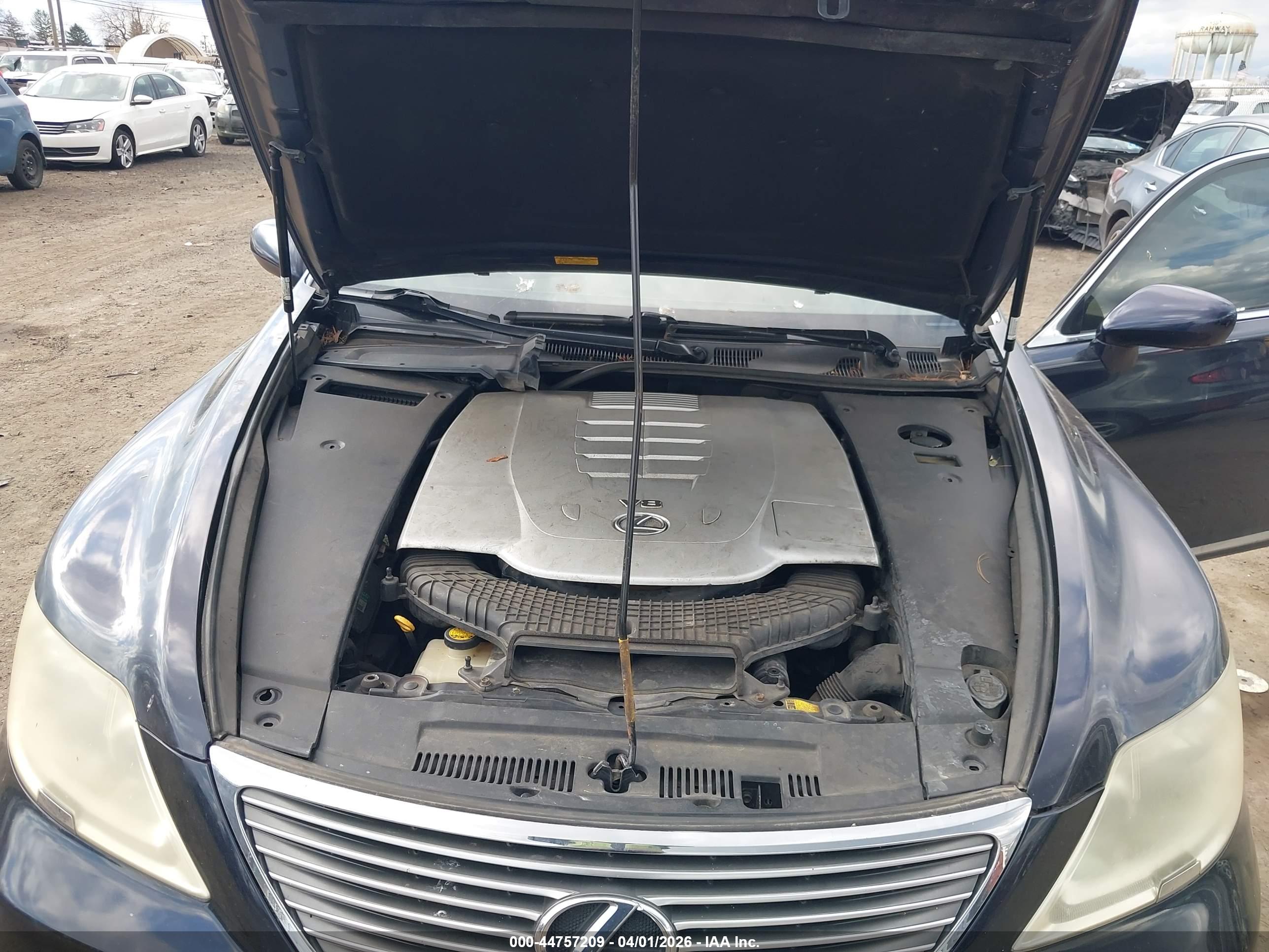 LEXUS LS image 10