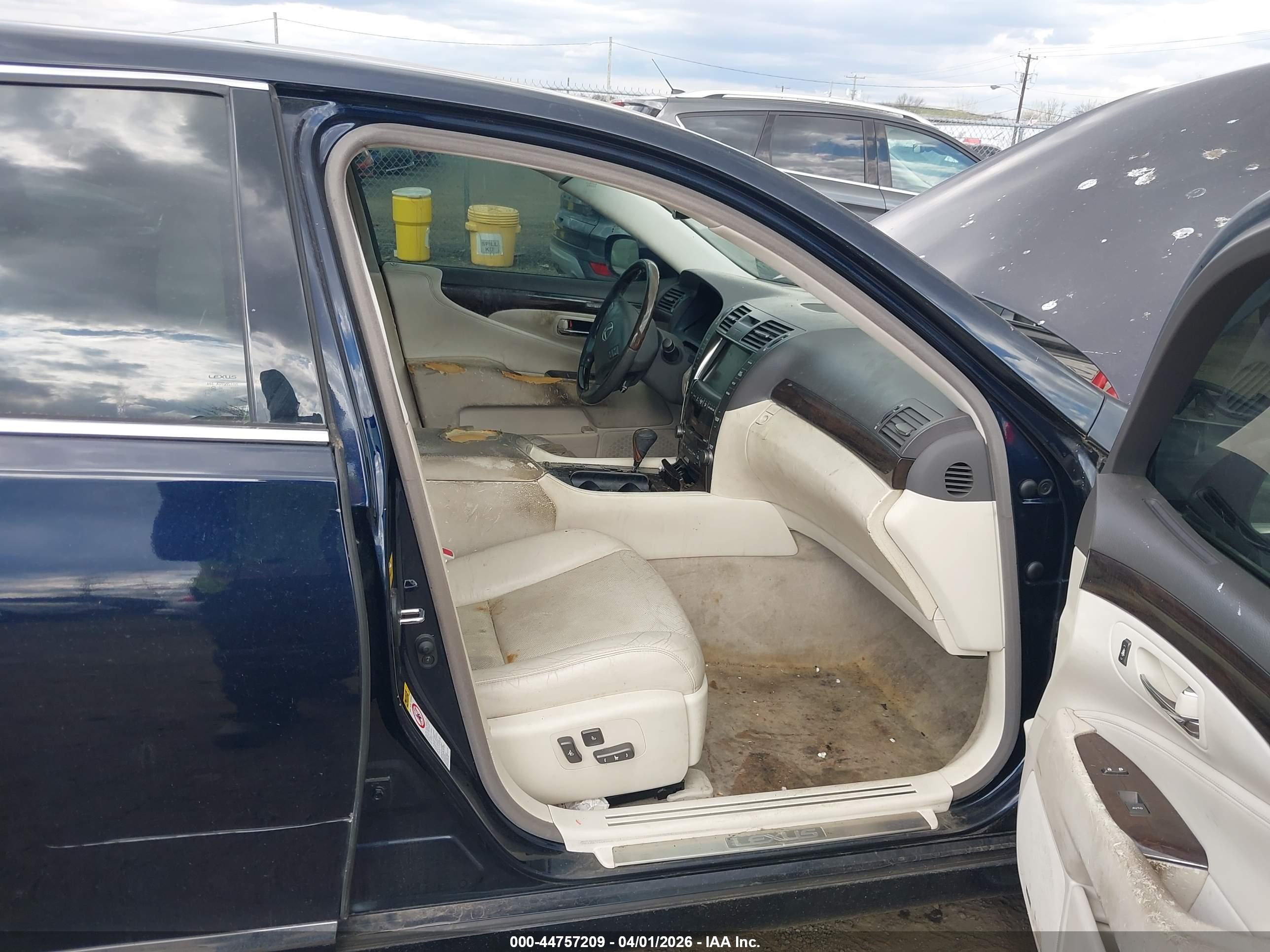 LEXUS LS image 5