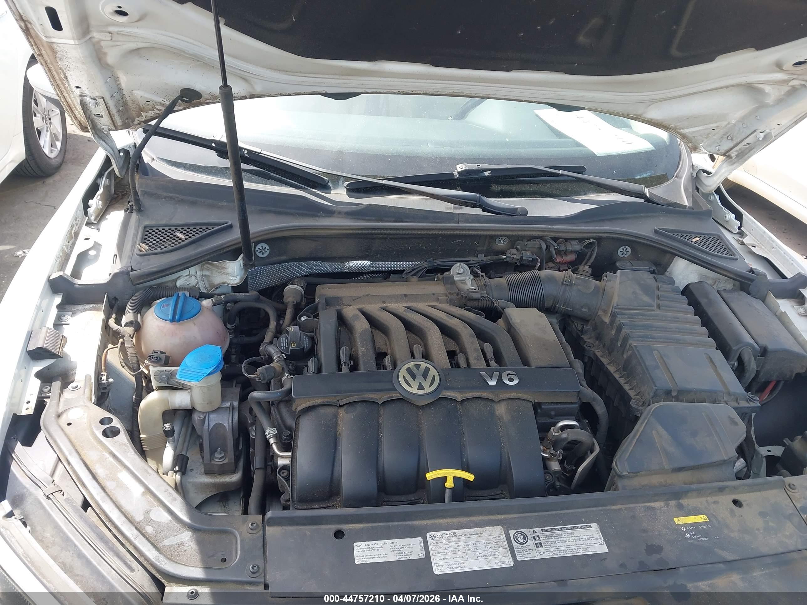 VOLKSWAGEN PASSAT image 10