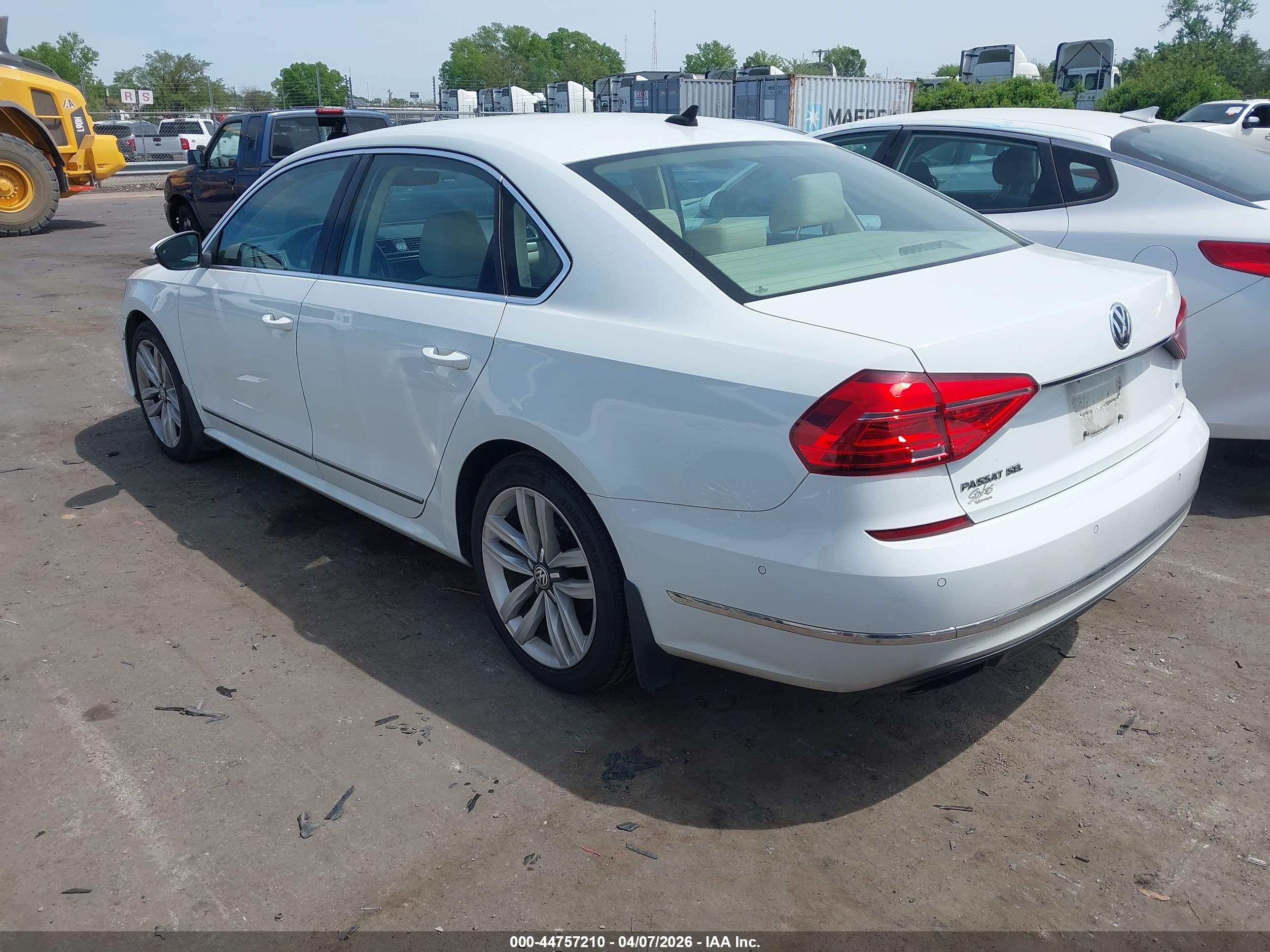 VOLKSWAGEN PASSAT image 3