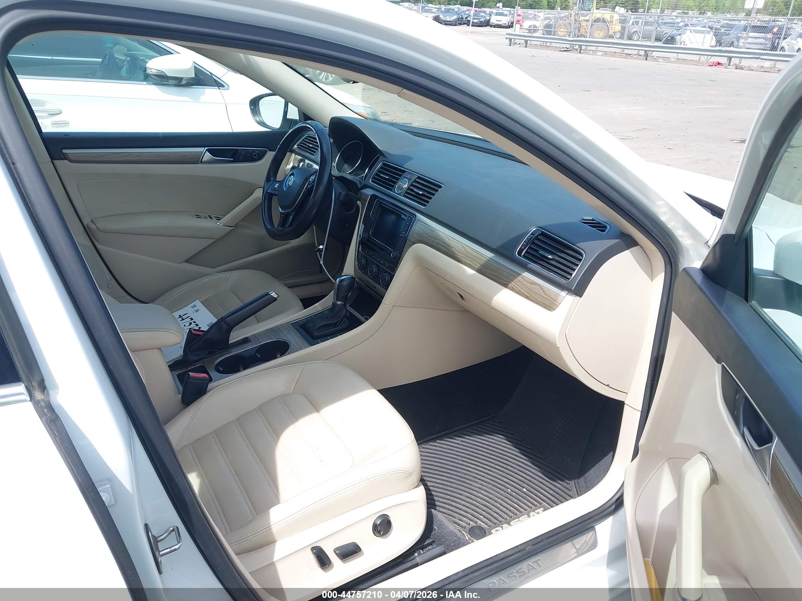 VOLKSWAGEN PASSAT image 5