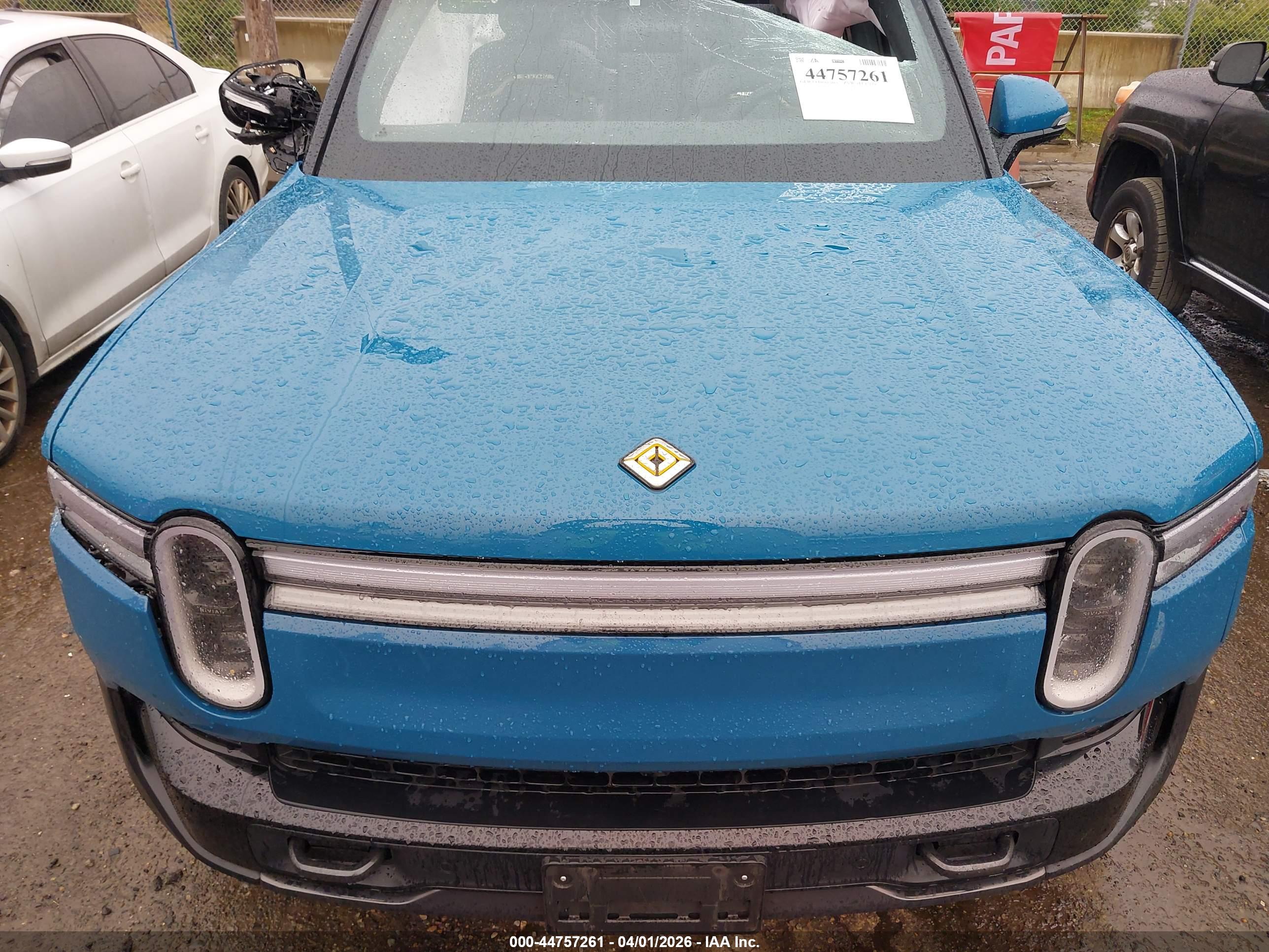 RIVIAN R1S image 10