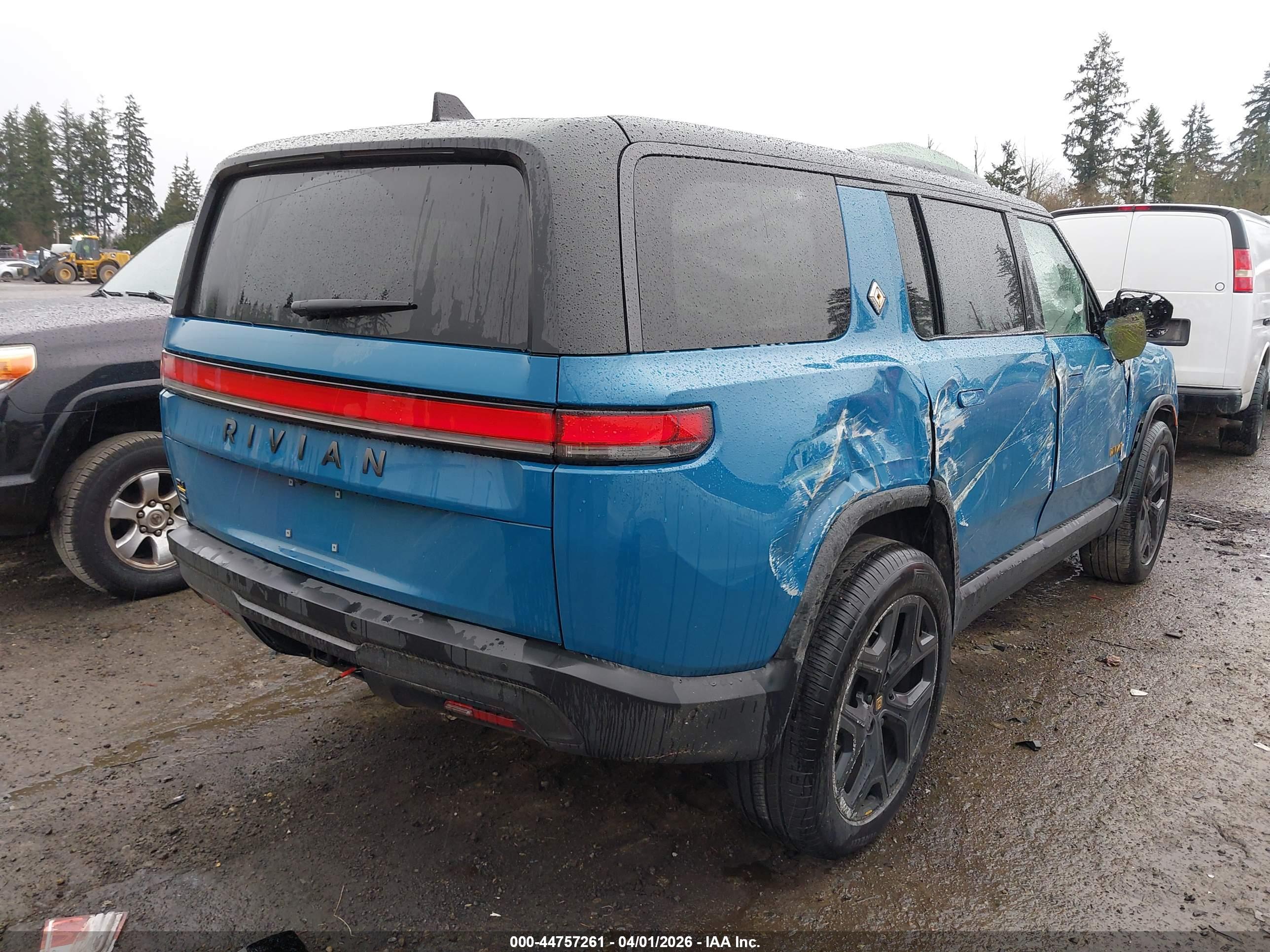 RIVIAN R1S image 4