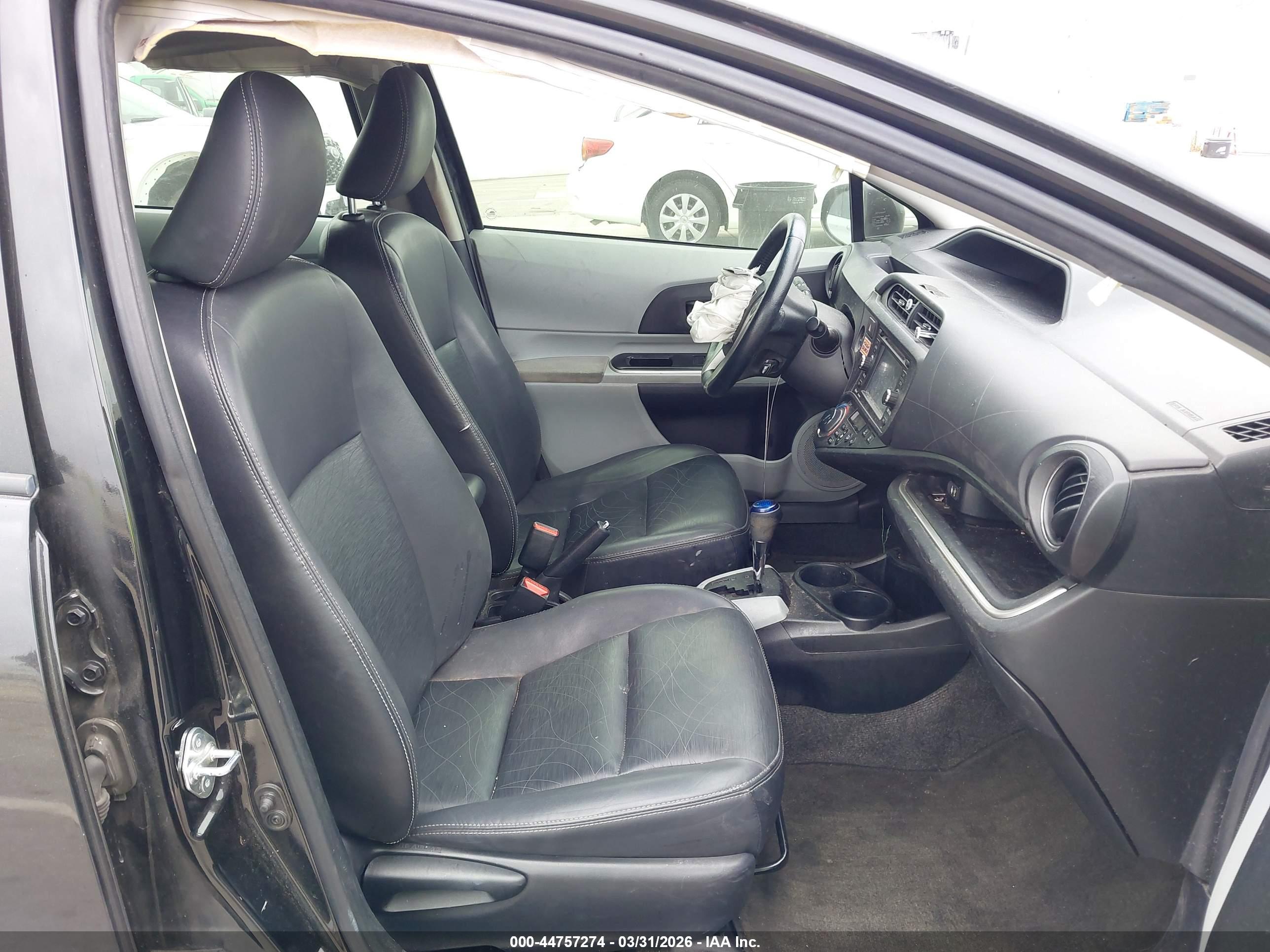 TOYOTA PRIUS image 5