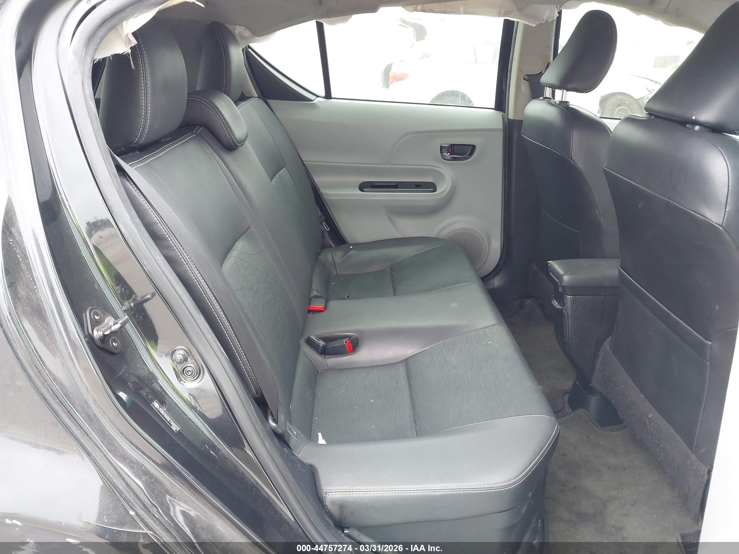 TOYOTA PRIUS image 8