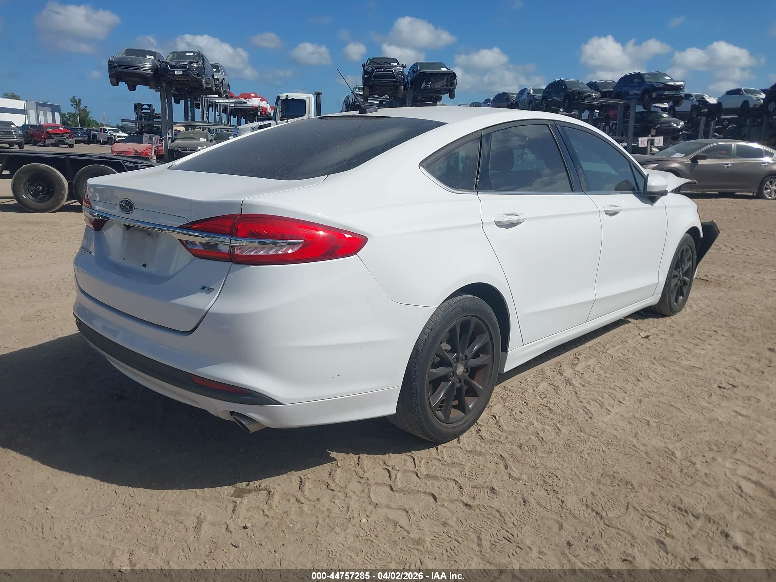 FORD FUSION image 4