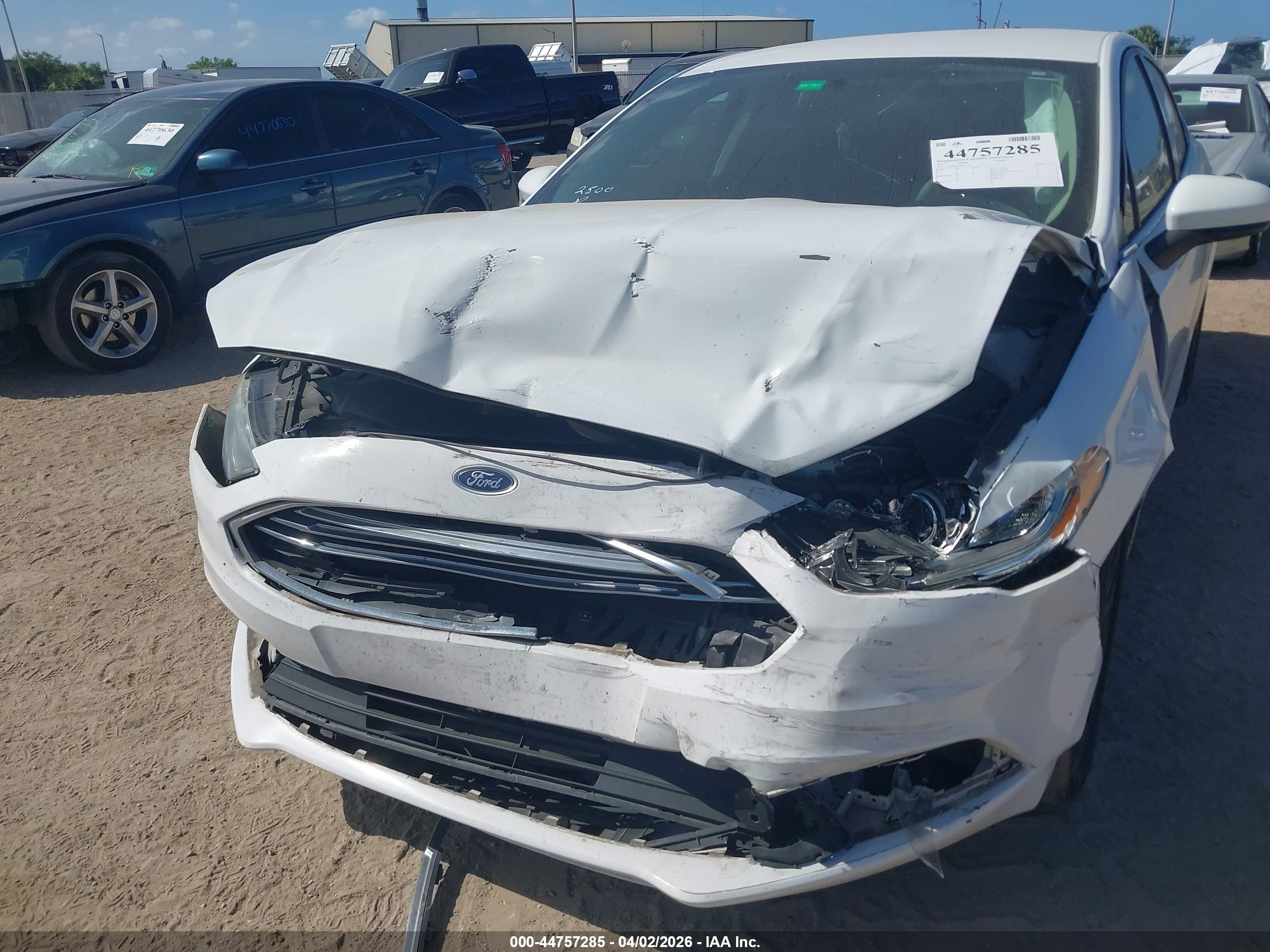 FORD FUSION image 6
