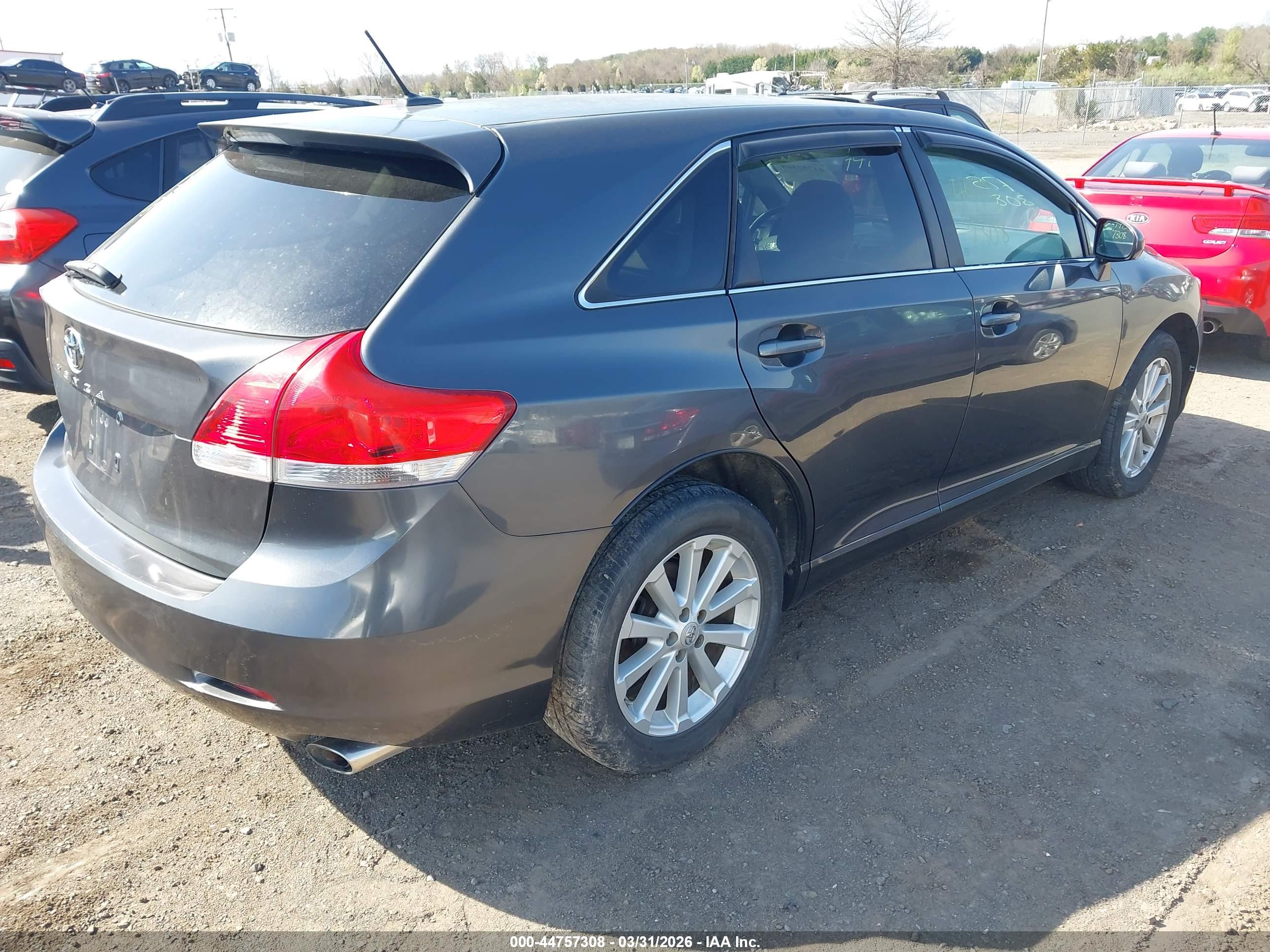 TOYOTA VENZA image 4