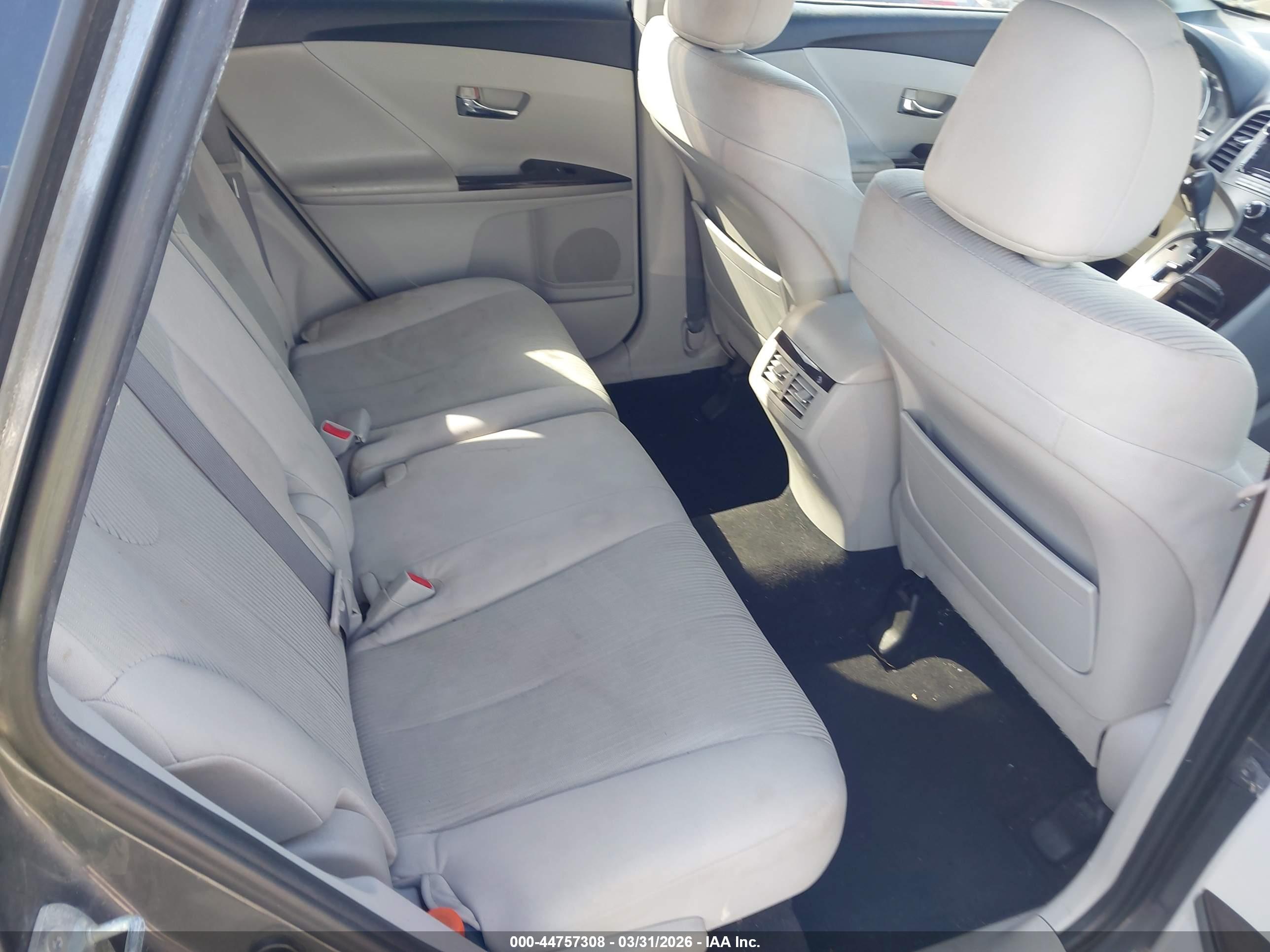 TOYOTA VENZA image 8