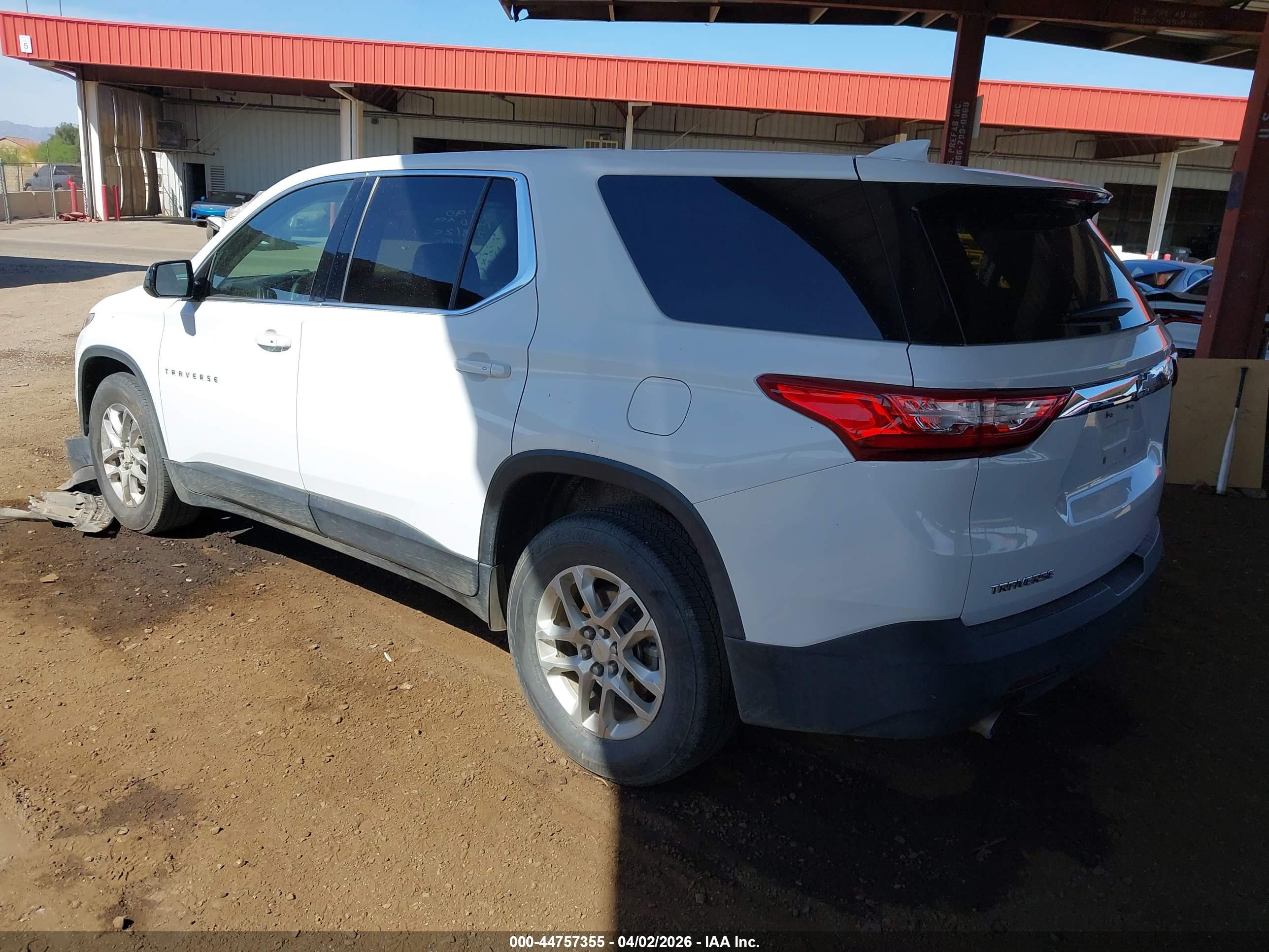 CHEVROLET TRAVERSE image 3