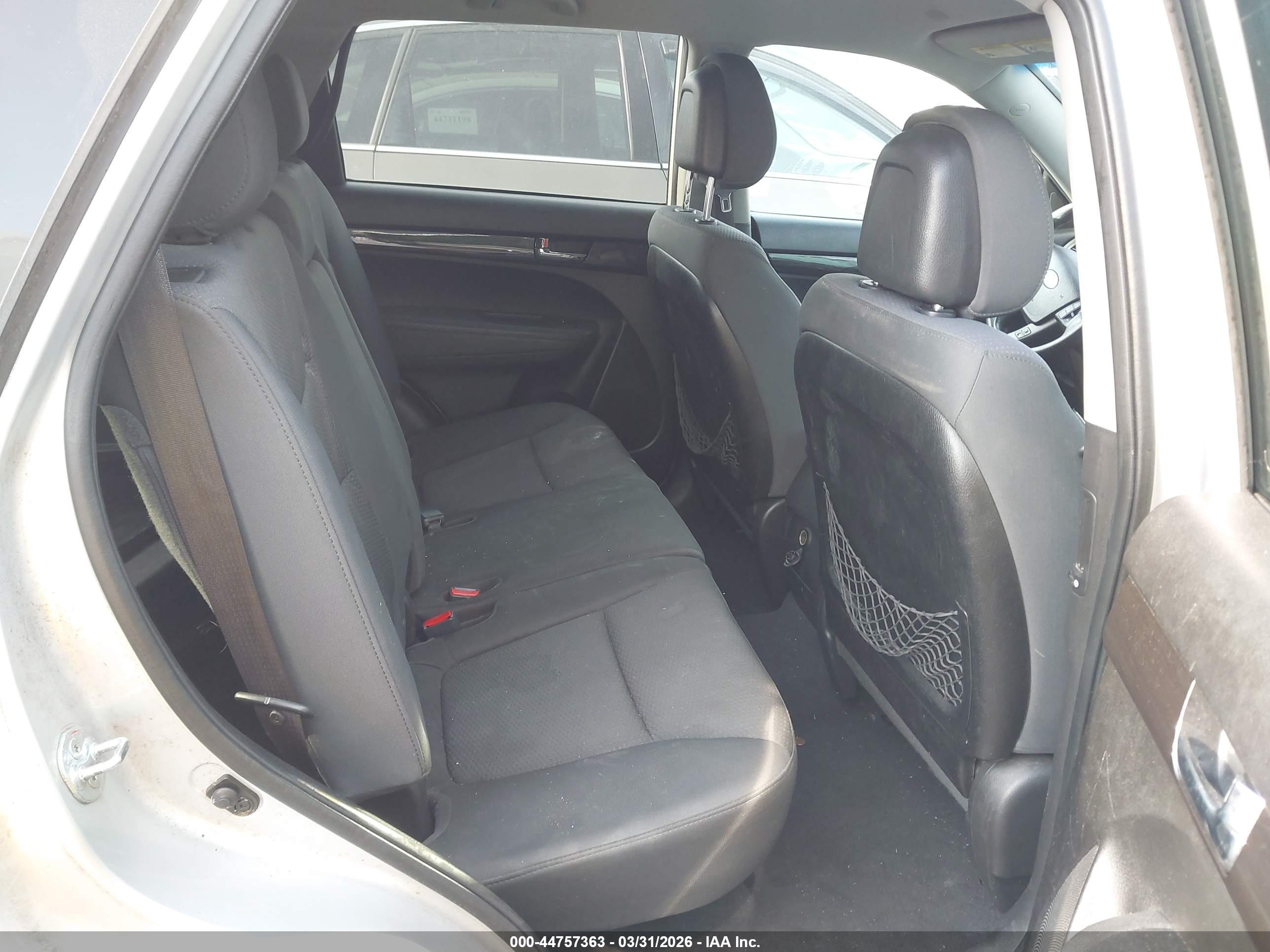 KIA SORENTO image 8