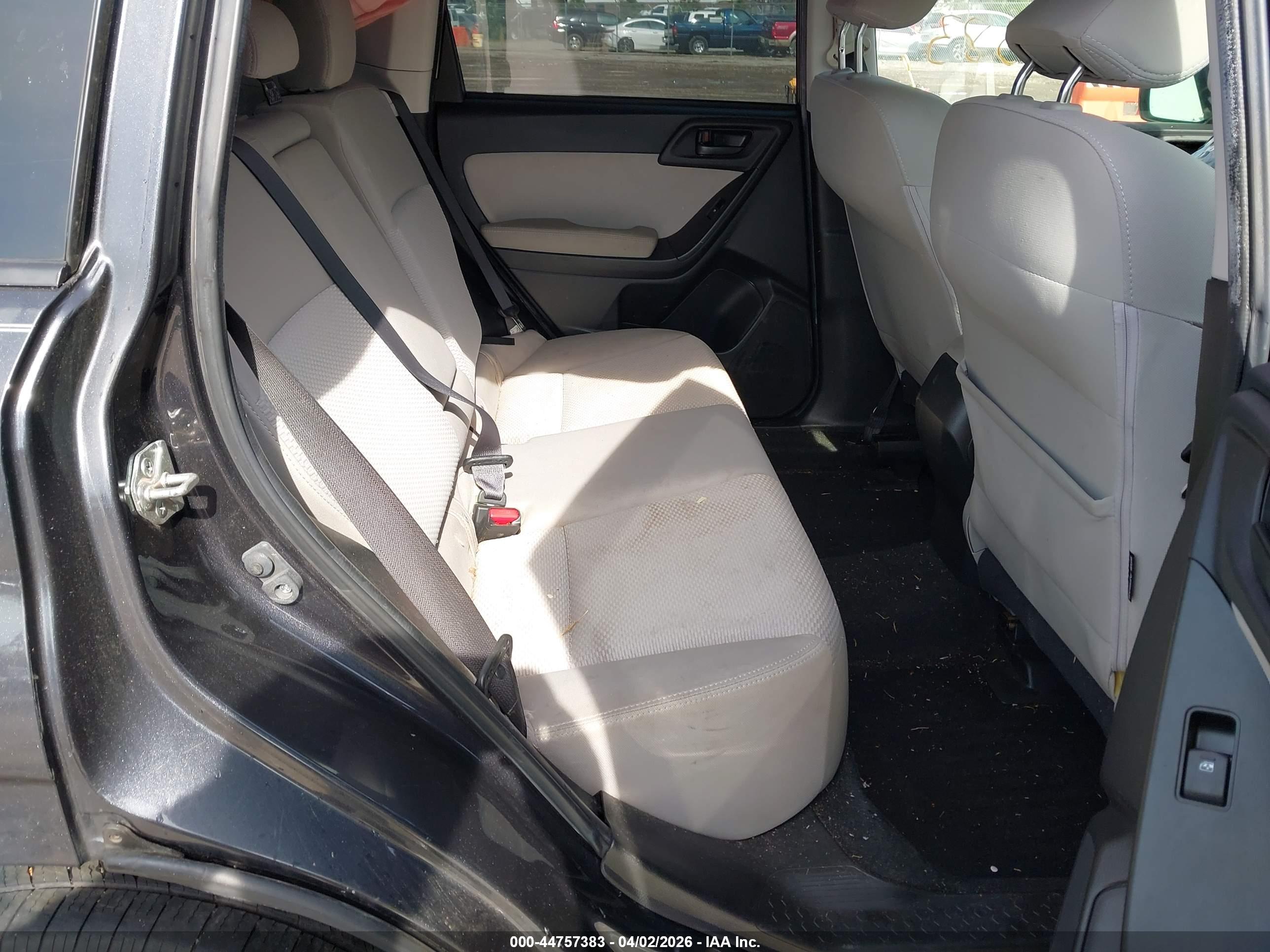 SUBARU FORESTER image 8