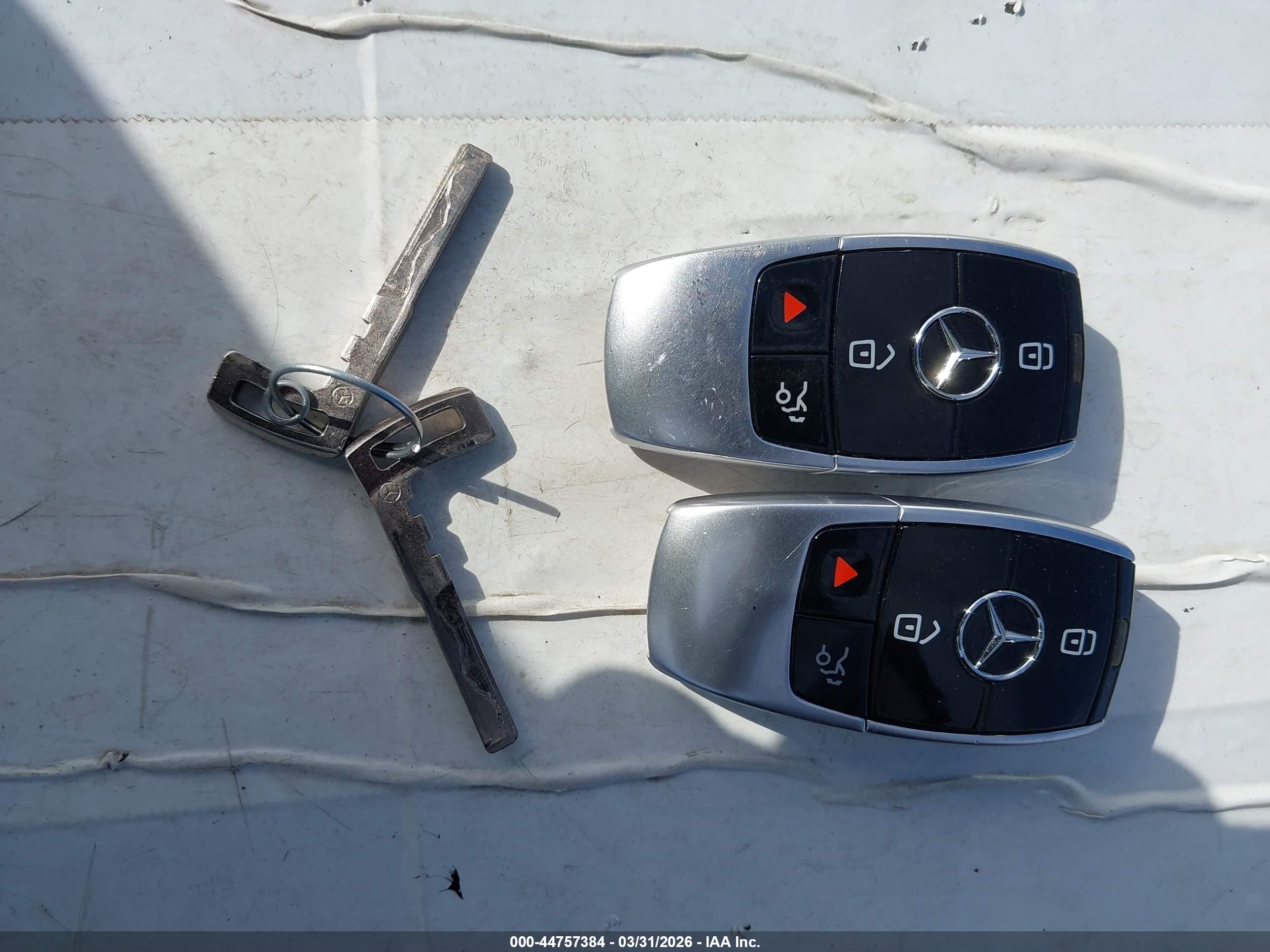 MERCEDES-BENZ E image 11