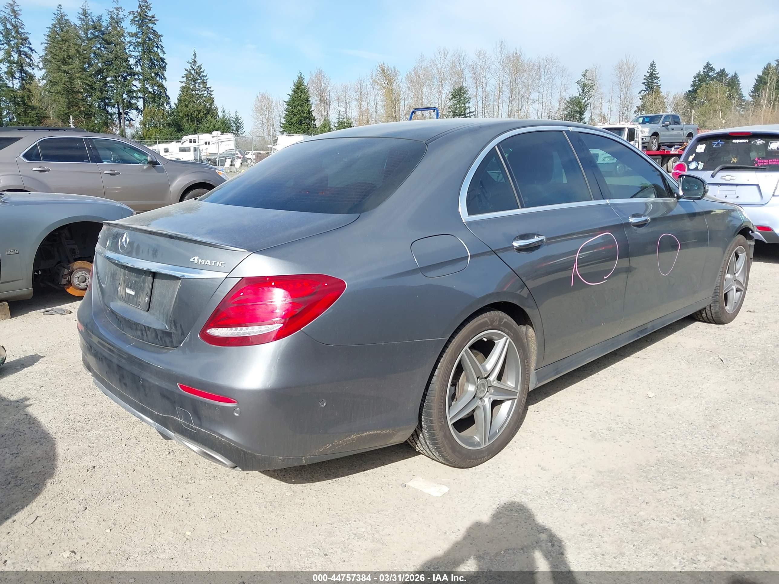 MERCEDES-BENZ E image 4