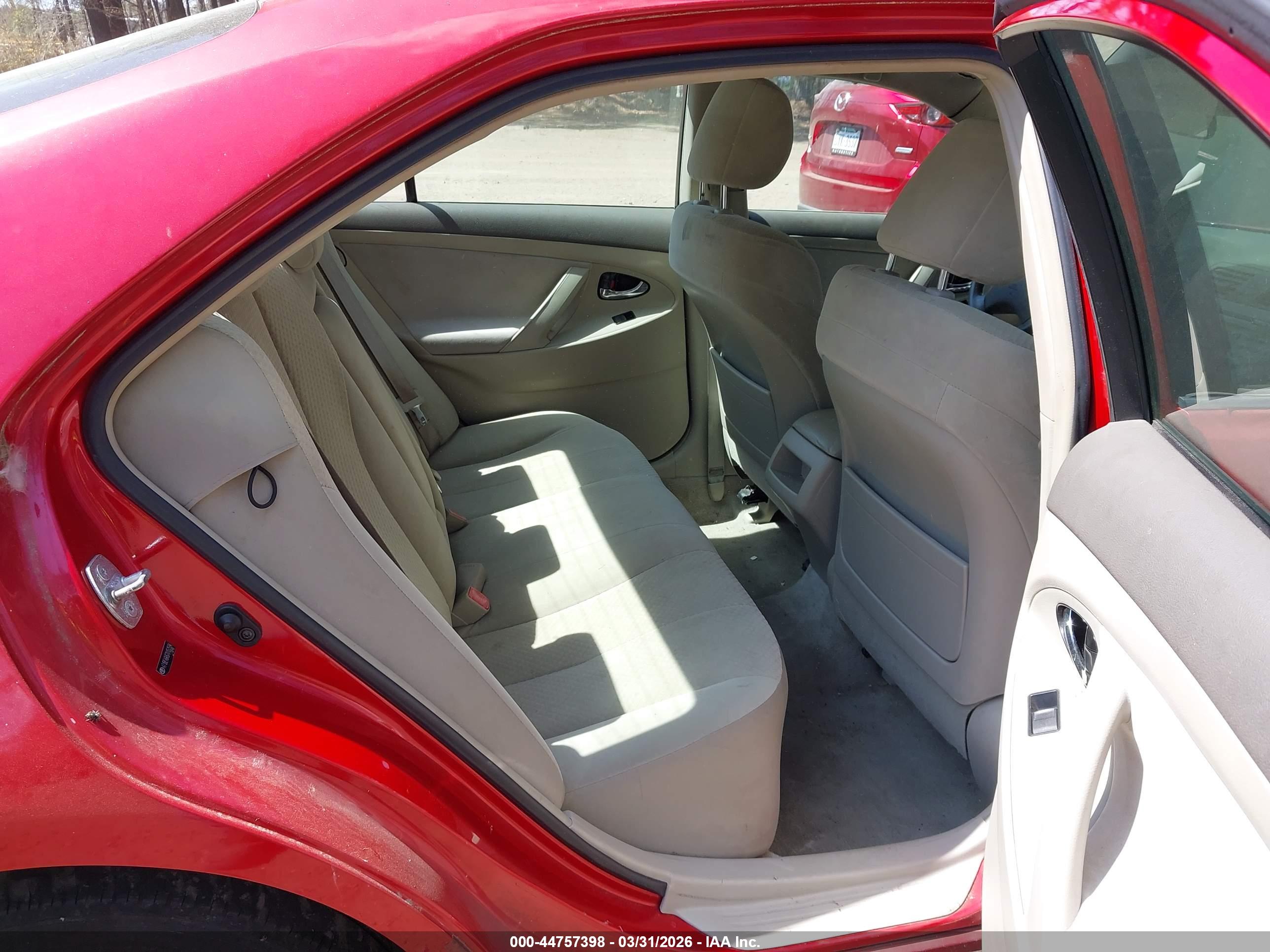 TOYOTA CAMRY image 8