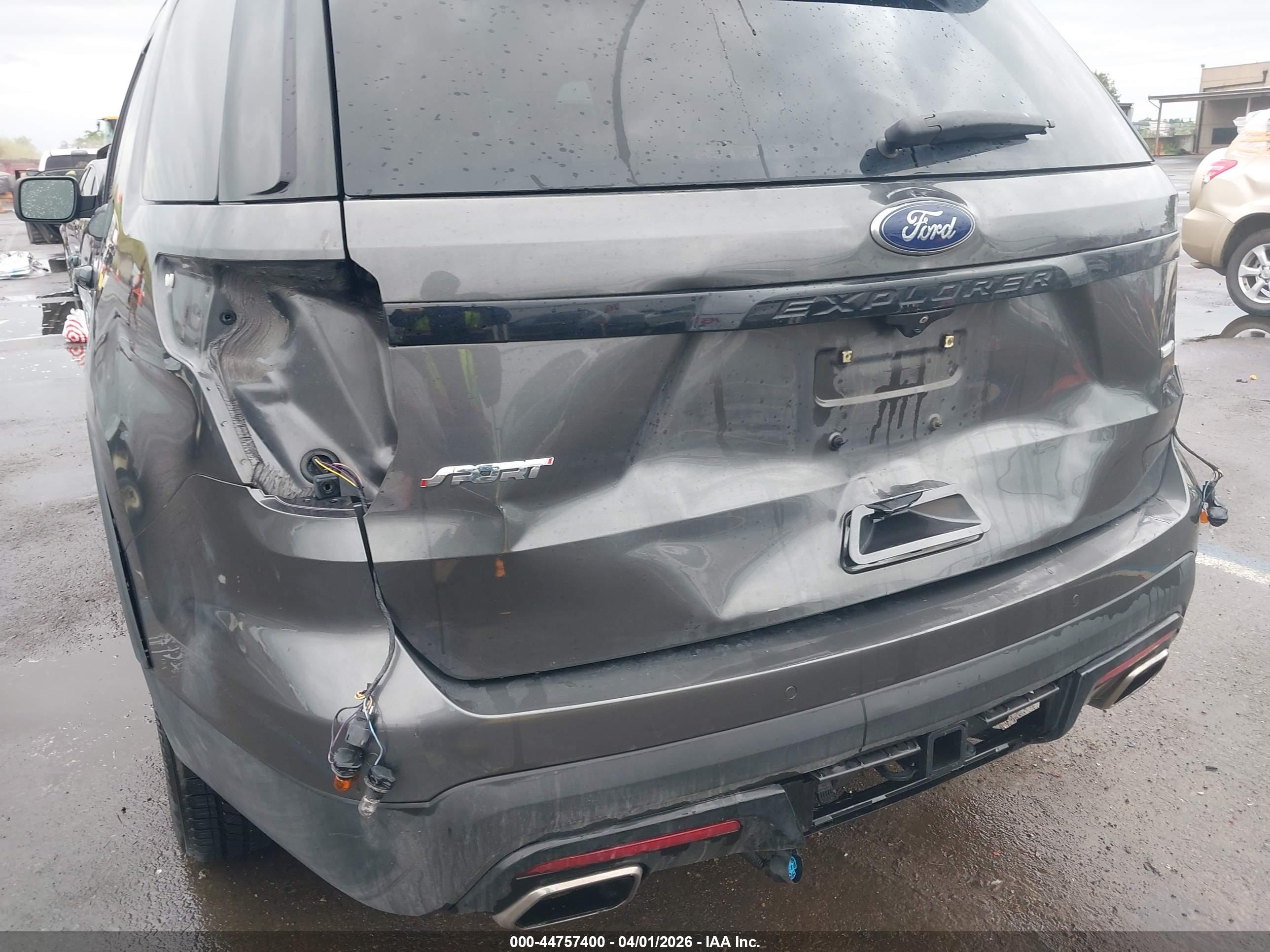 FORD EXPLORER image 6