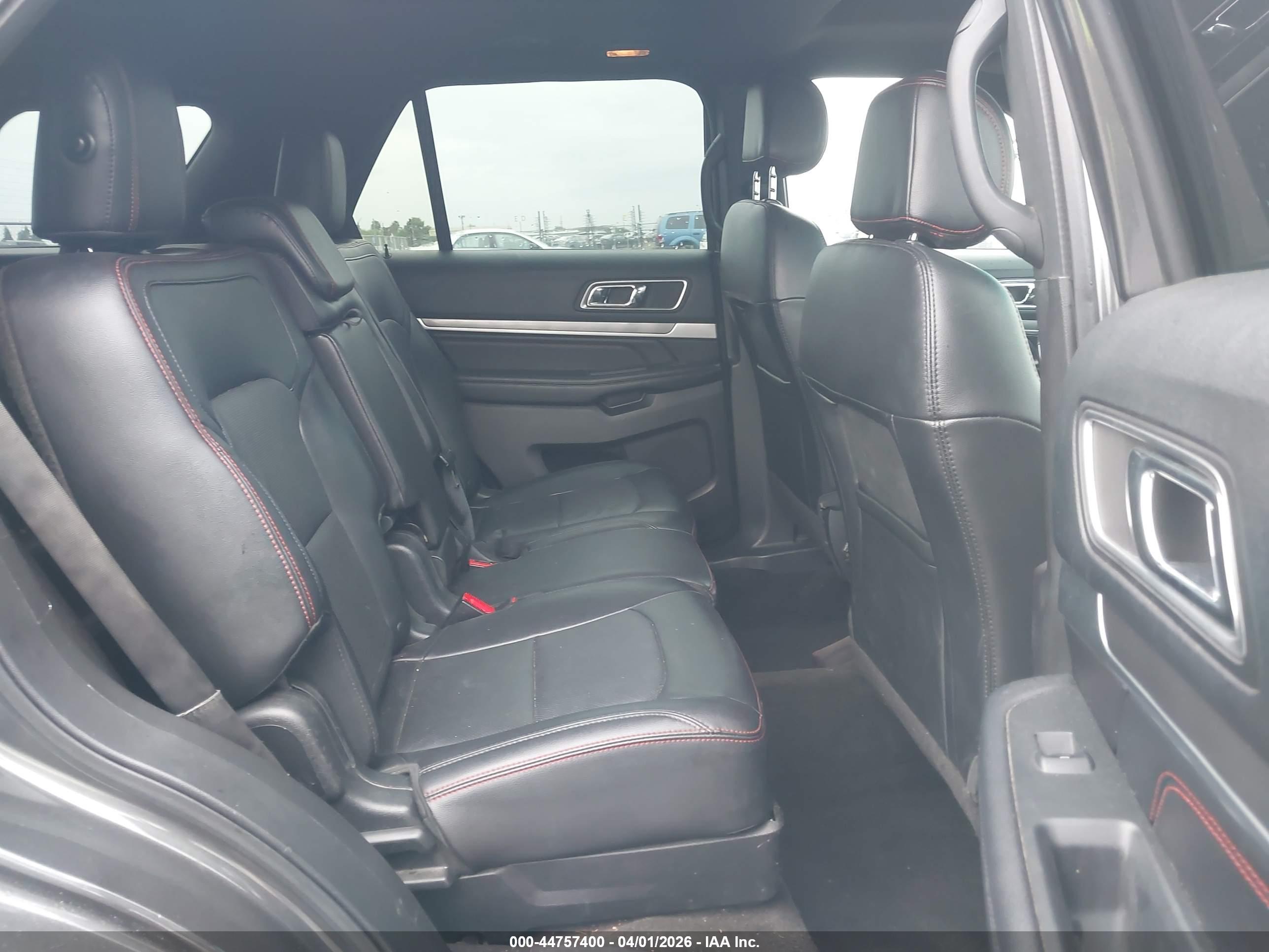 FORD EXPLORER image 8