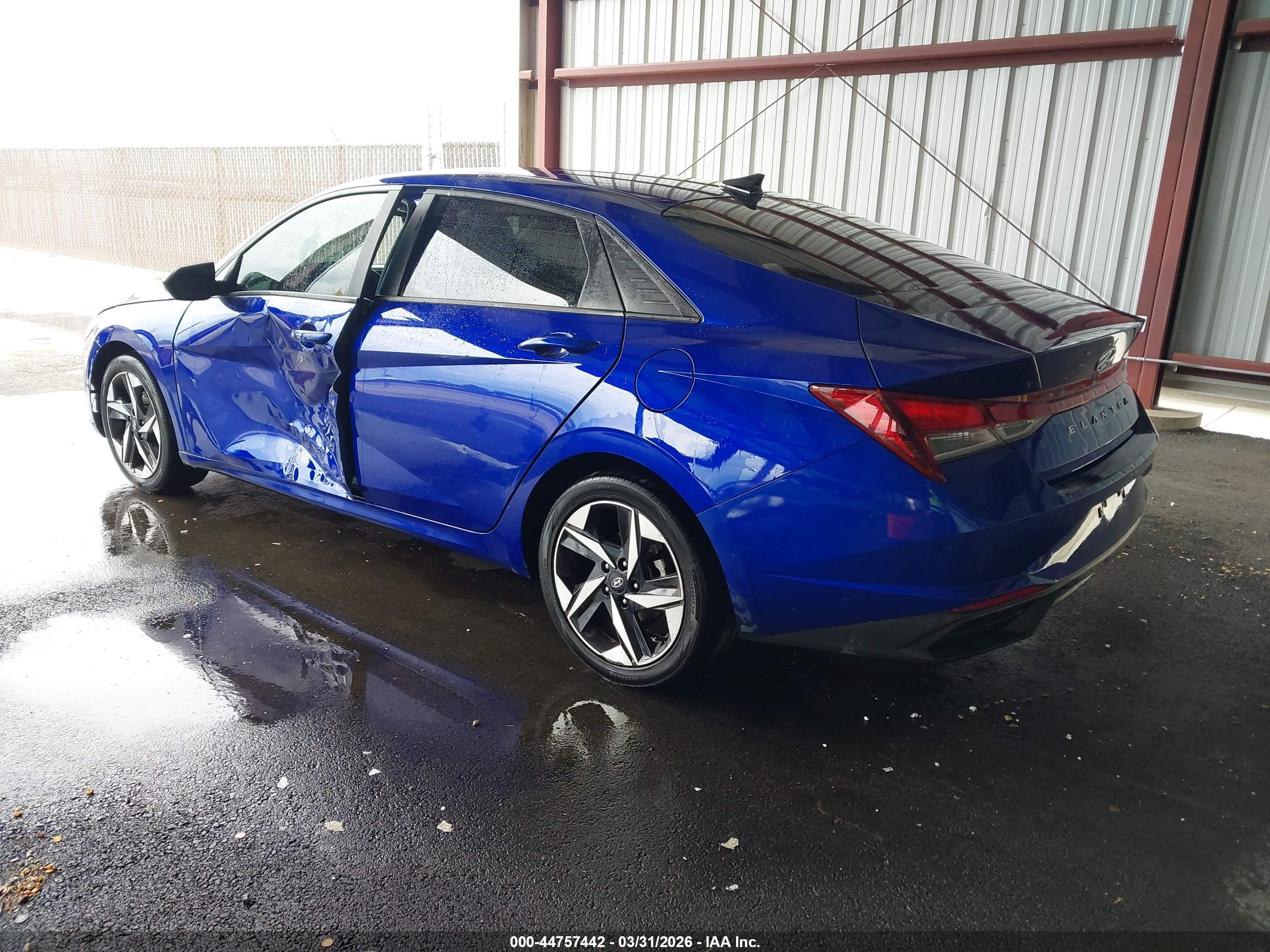 HYUNDAI ELANTRA image 3