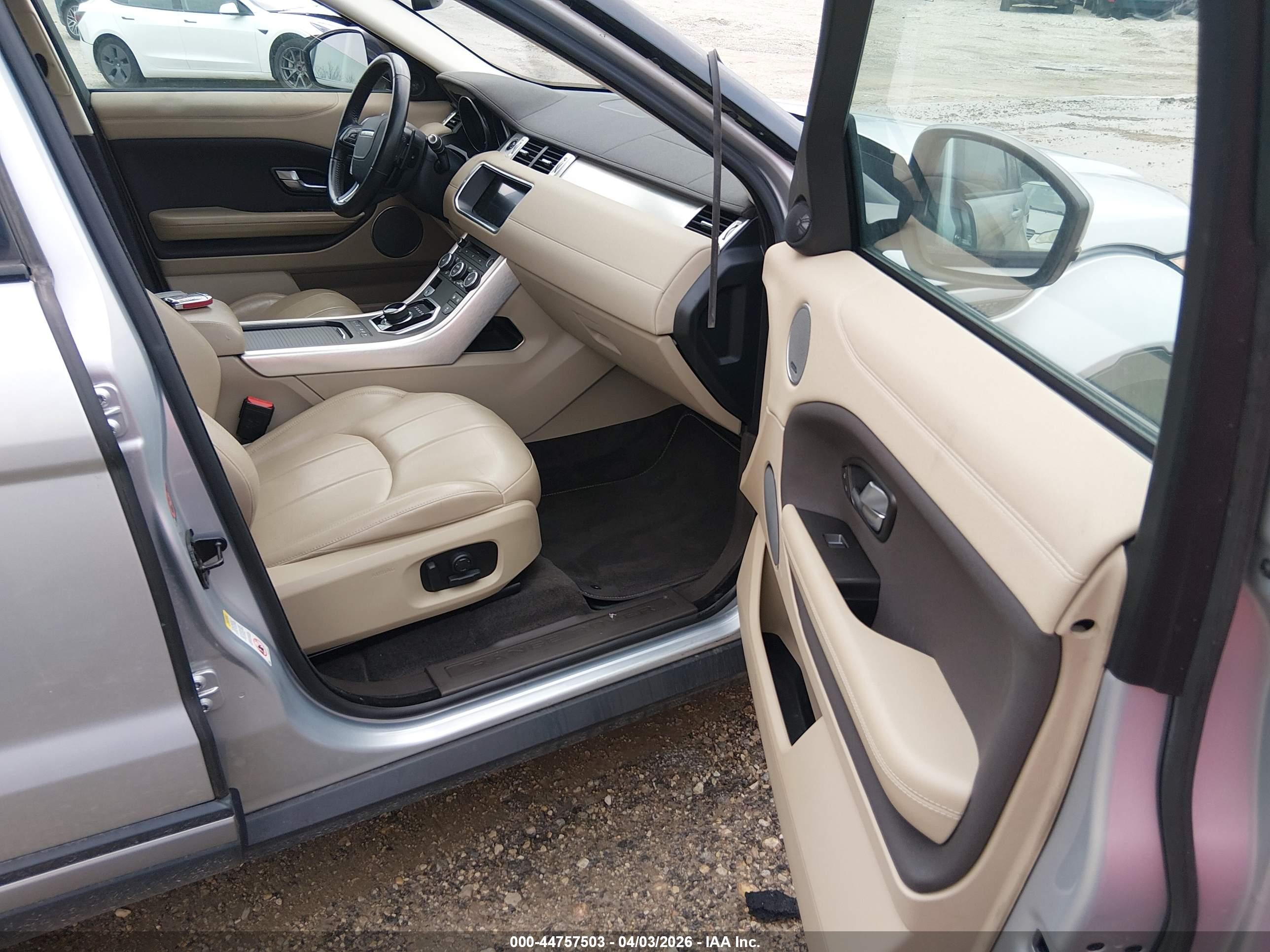 LAND ROVER image 5