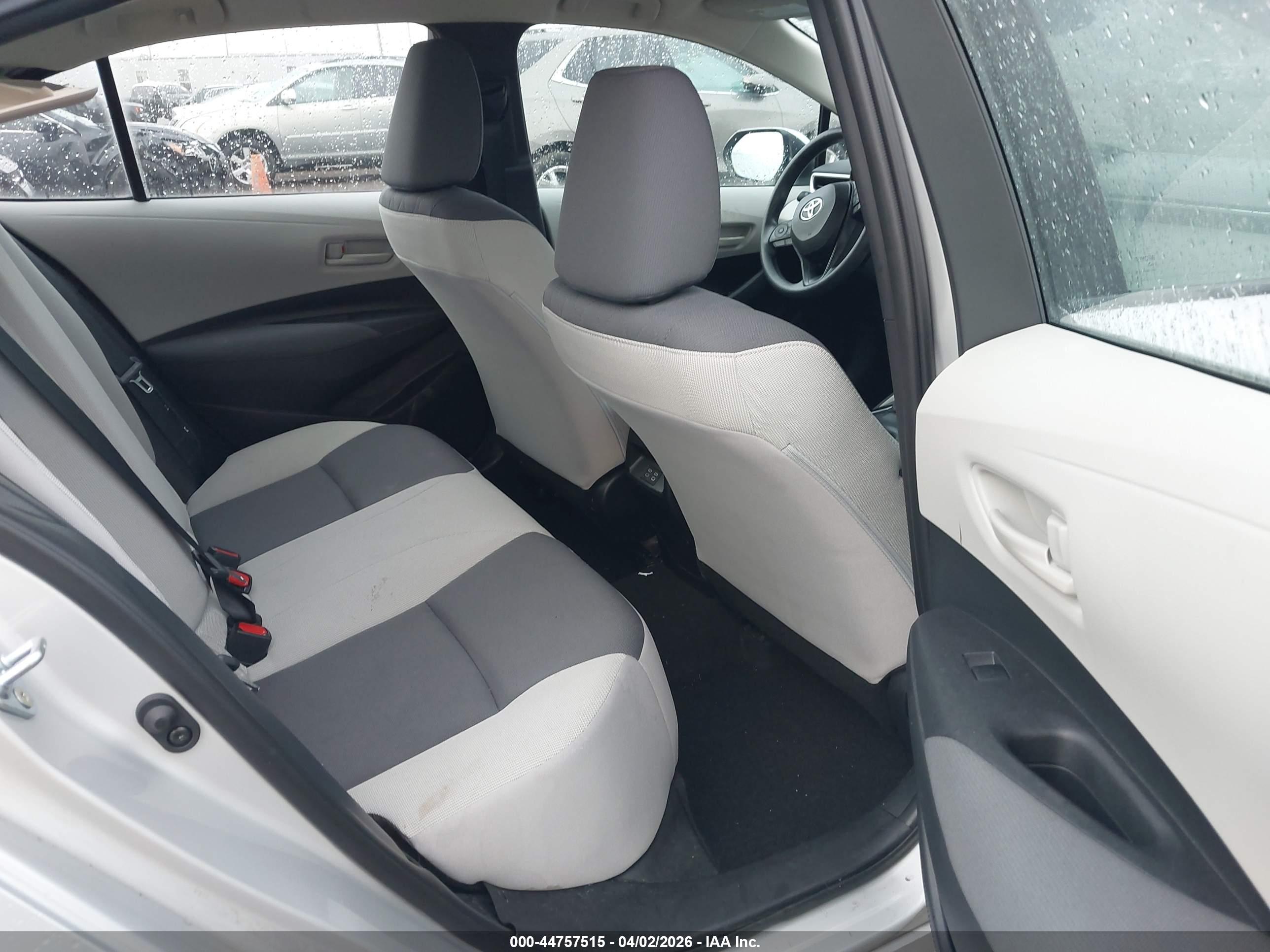 TOYOTA COROLLA image 8