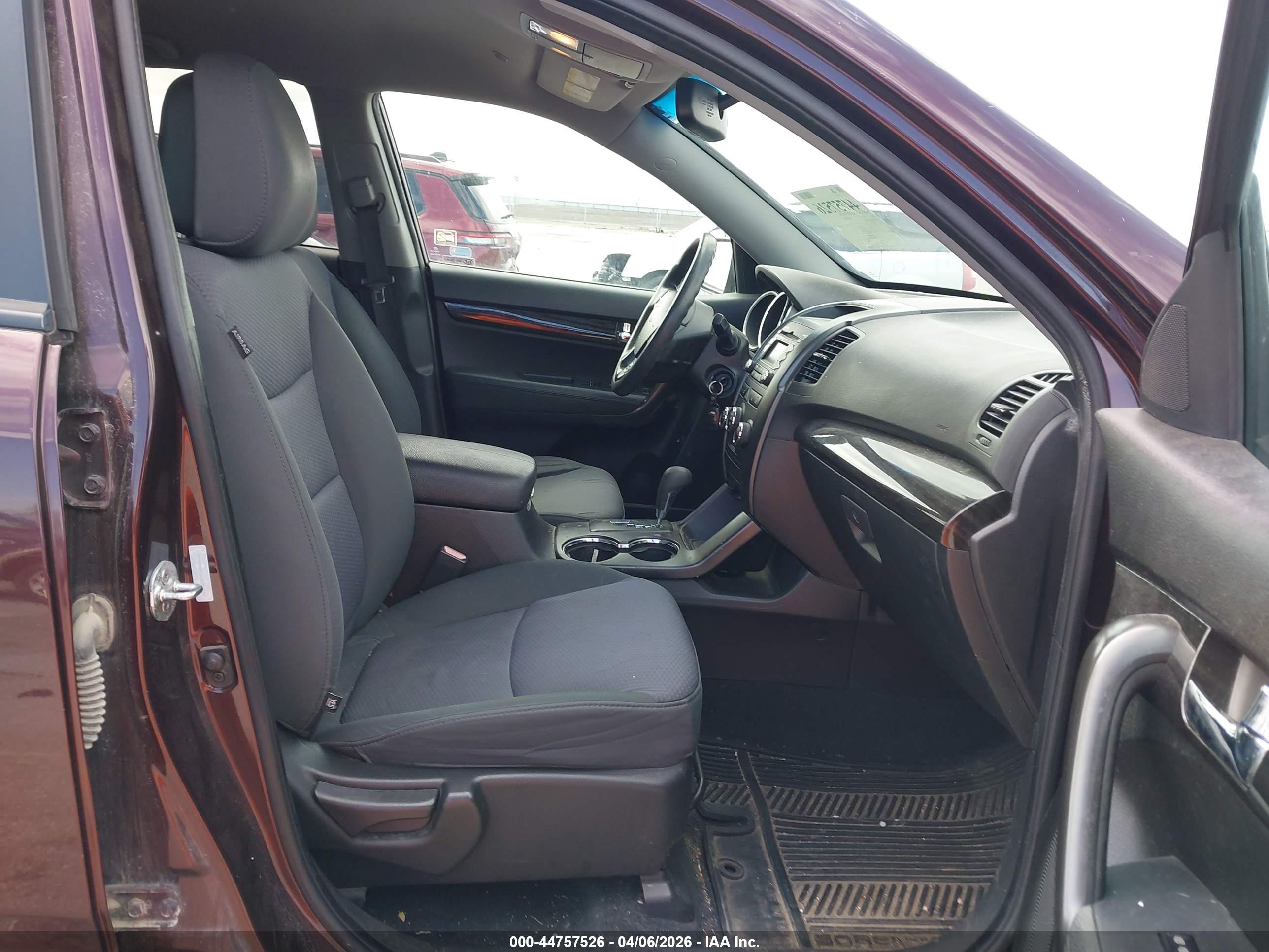 KIA SORENTO image 5