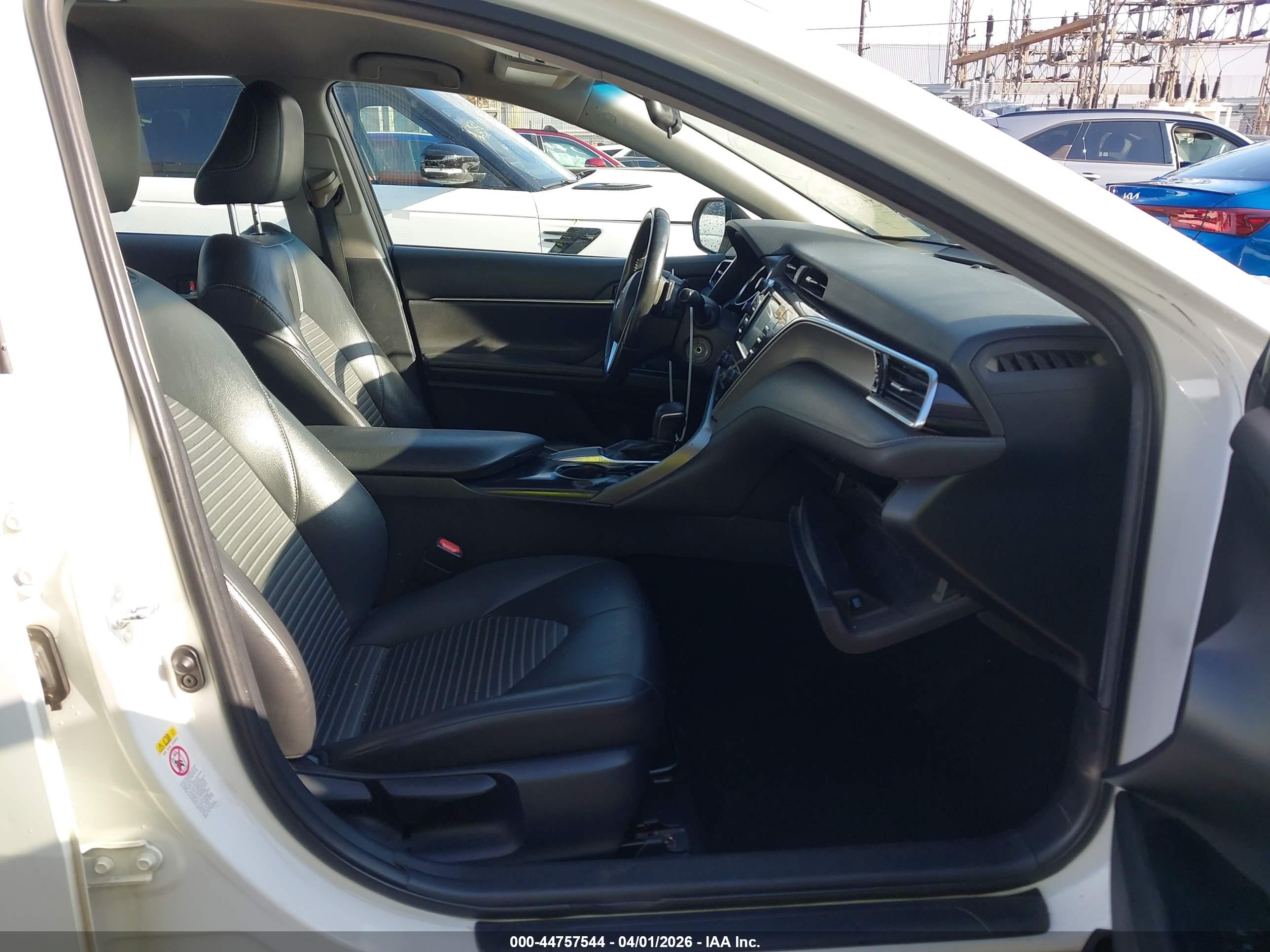 TOYOTA CAMRY image 5