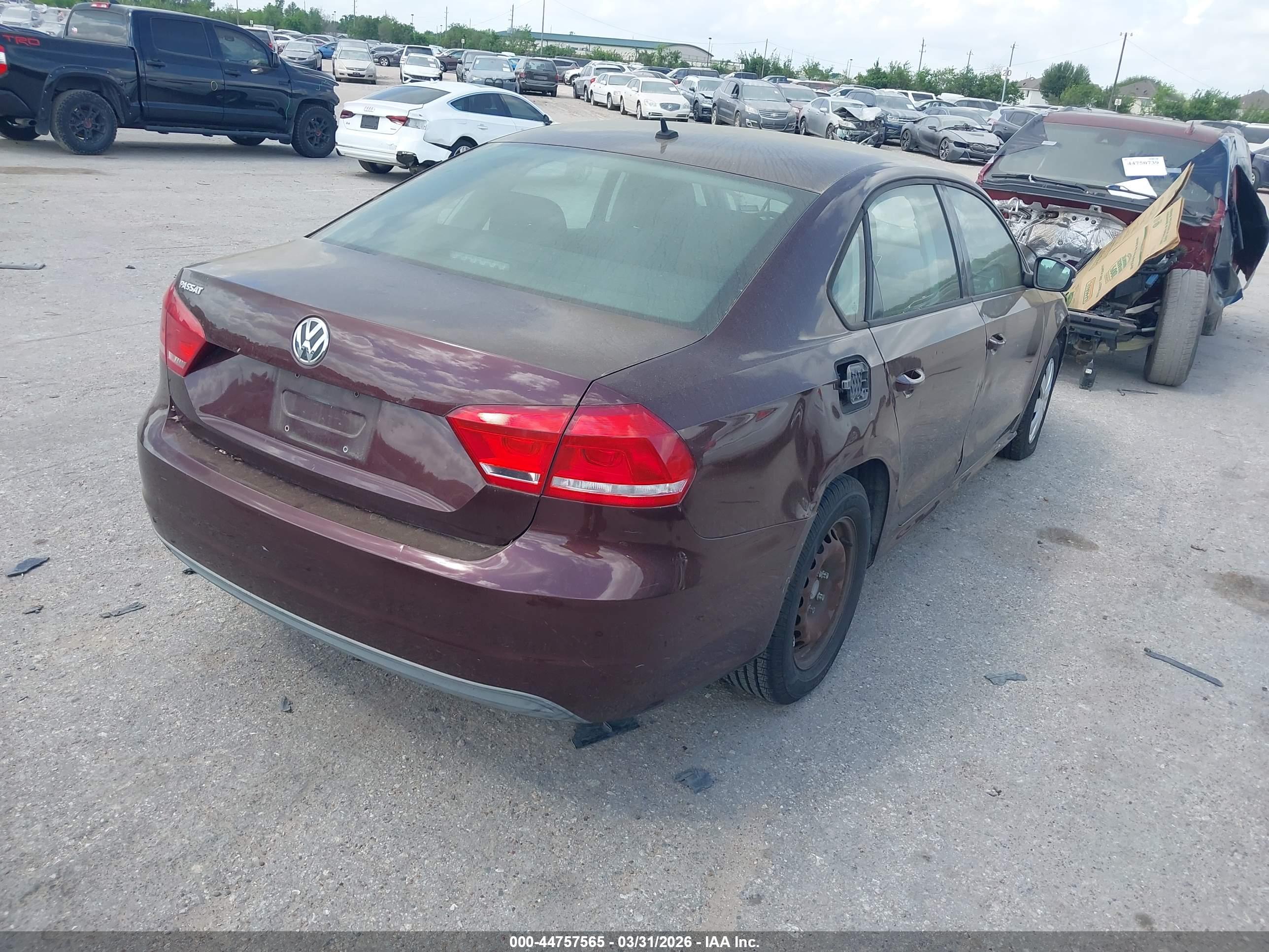 VOLKSWAGEN PASSAT image 4