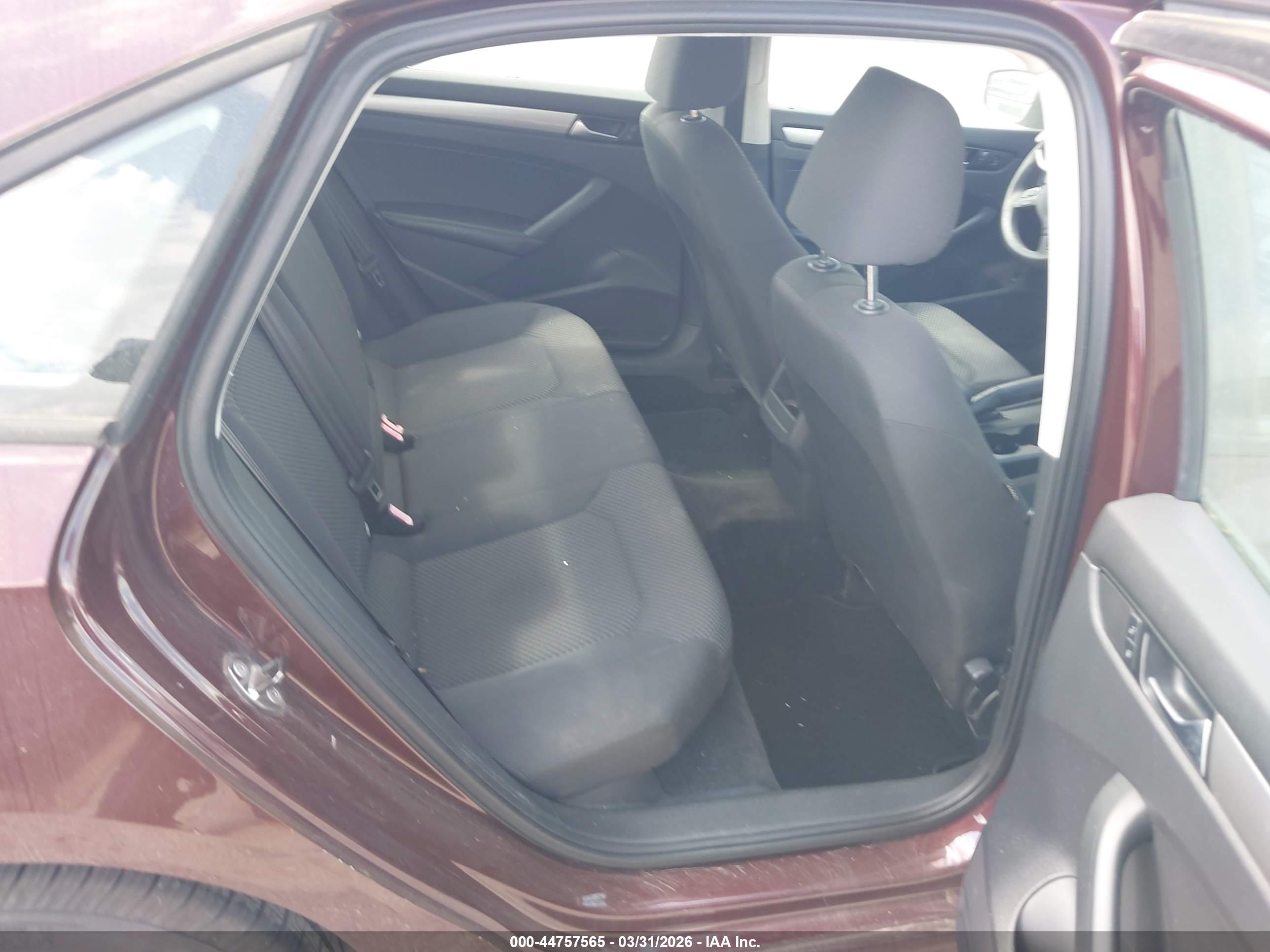 VOLKSWAGEN PASSAT image 8