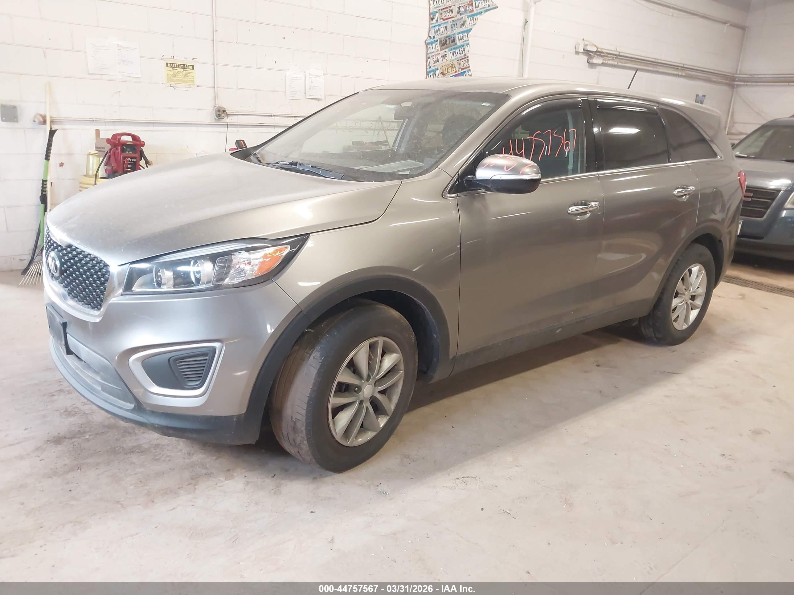 KIA SORENTO image 2