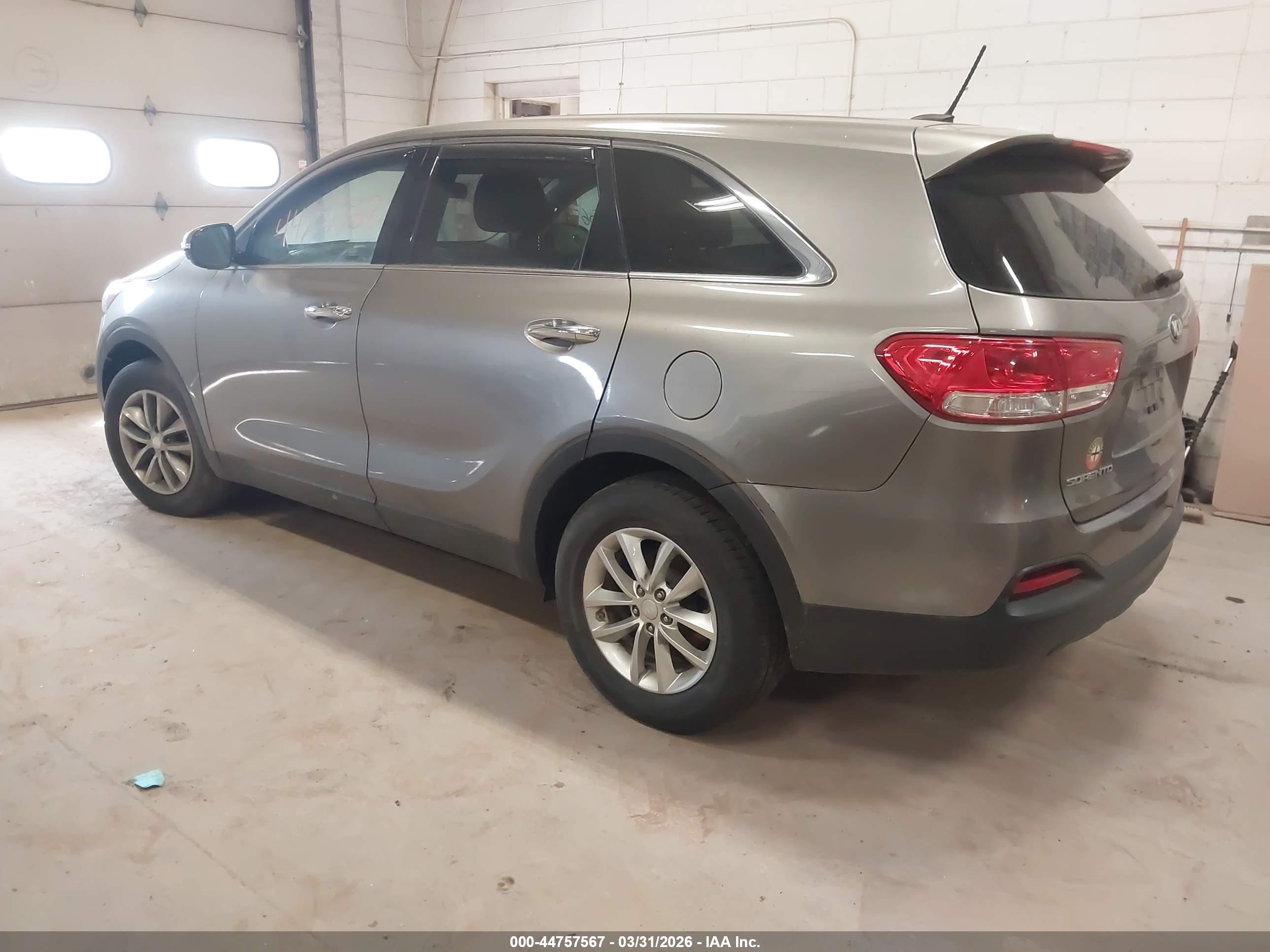 KIA SORENTO image 3