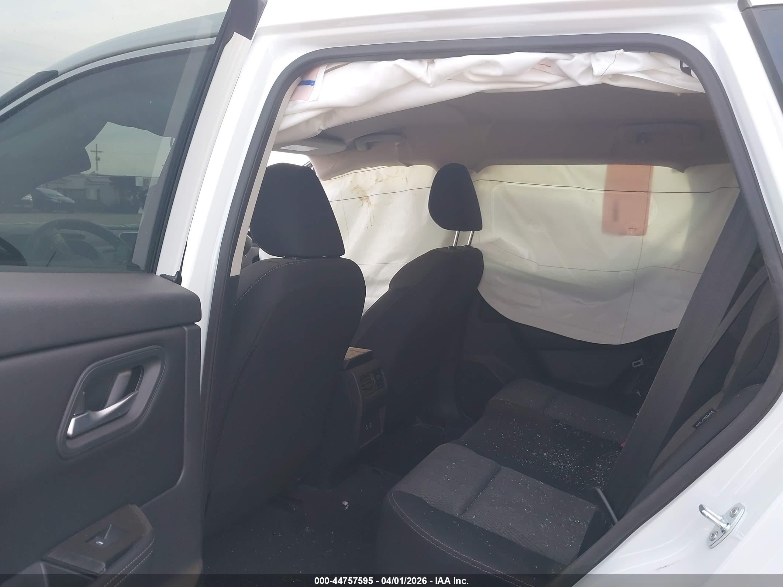 NISSAN ROGUE image 8